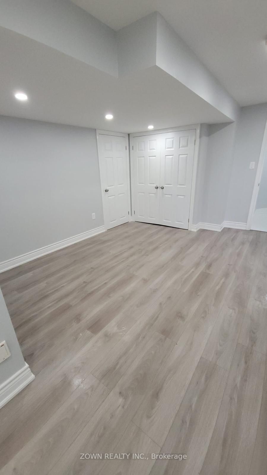 1668 Portland Court, Pickering 5