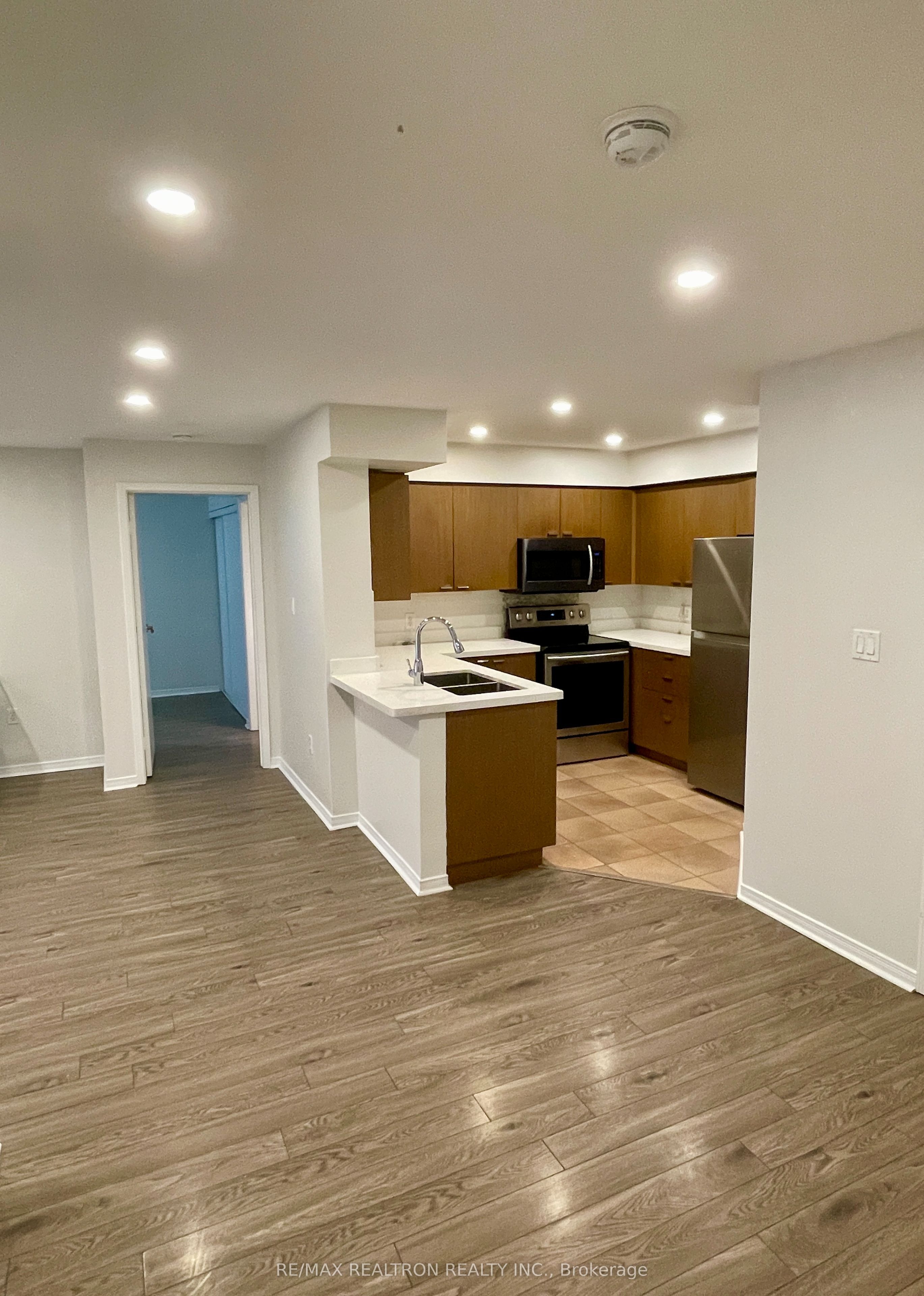 Unit 821 - 75 Weldrick Road, Richmond Hill 4