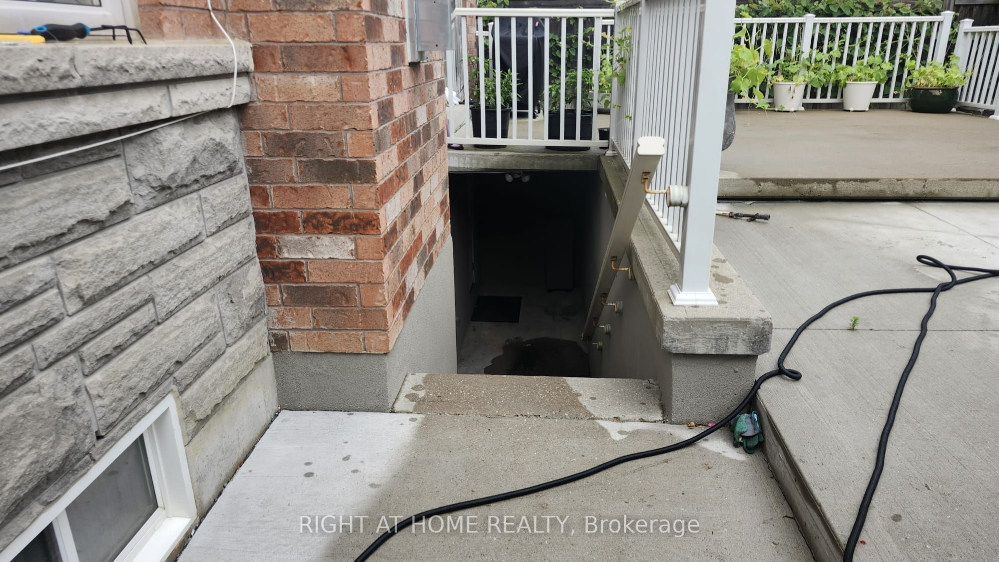 Unit Bsmt - 1 Via Avellino Road, Vaughan 3