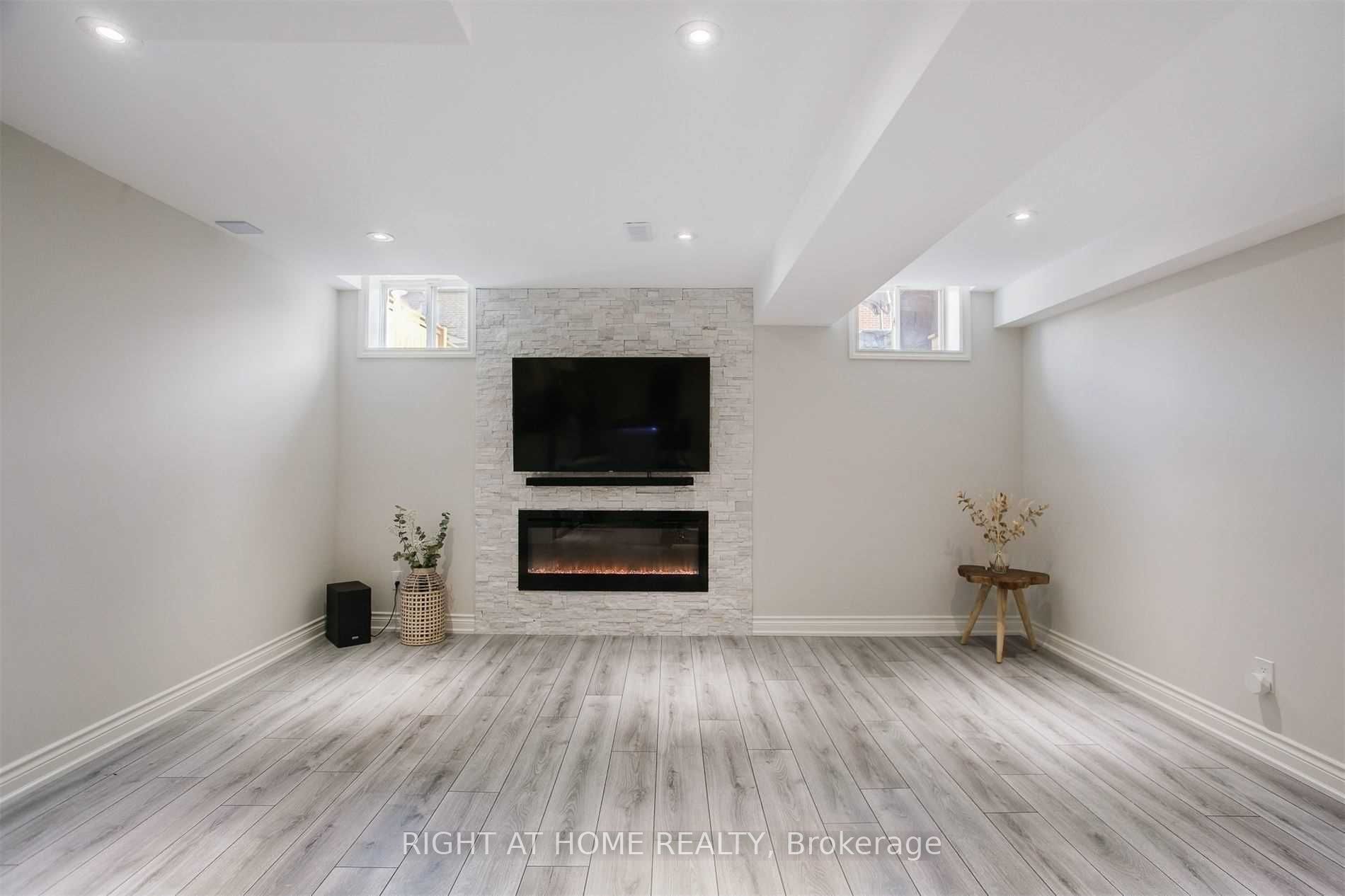 Unit Basement - 110 Thatcher Crescent, East Gwillimbury 5