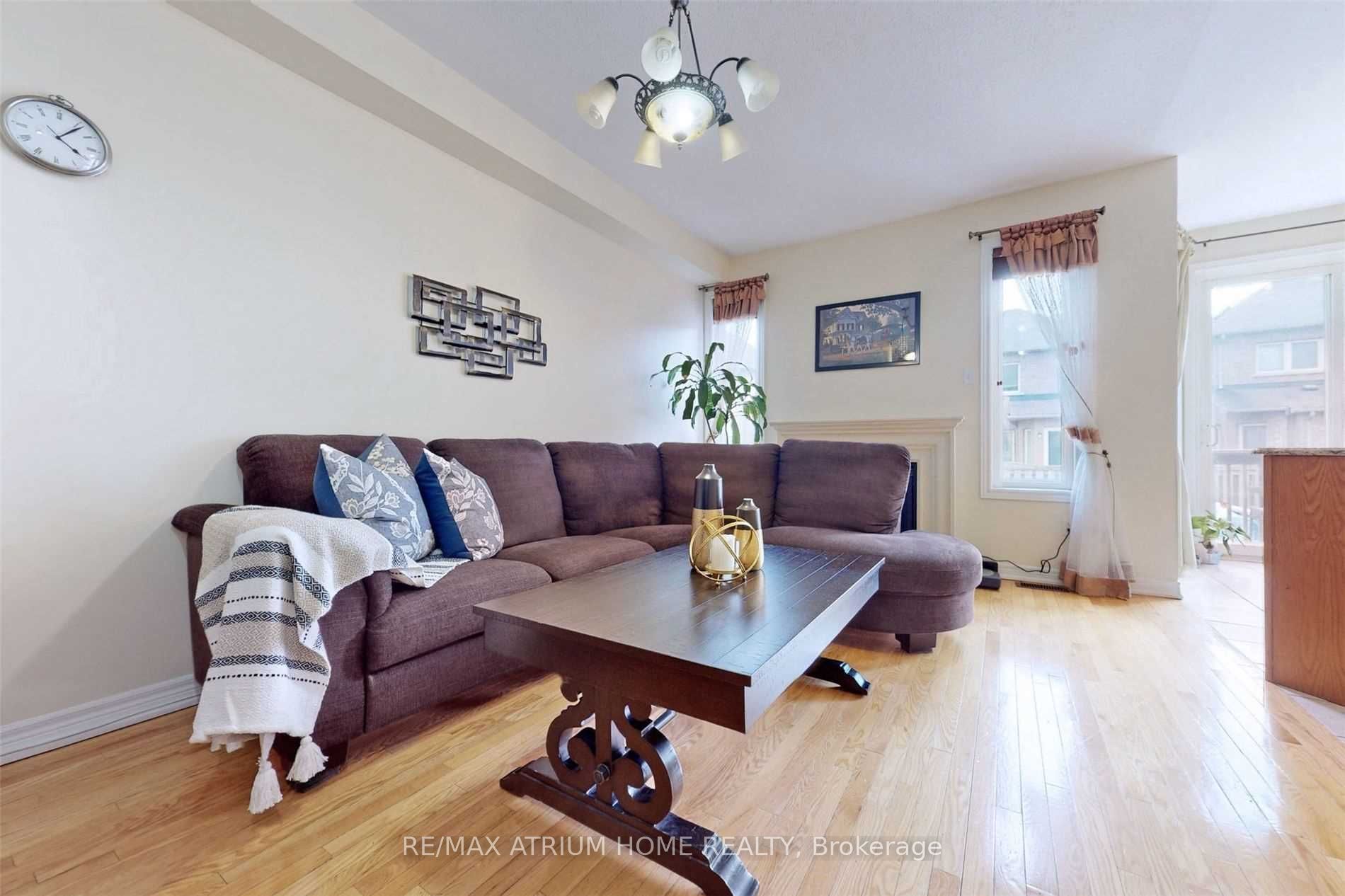 41 Thistle Avenue, Richmond Hill 3