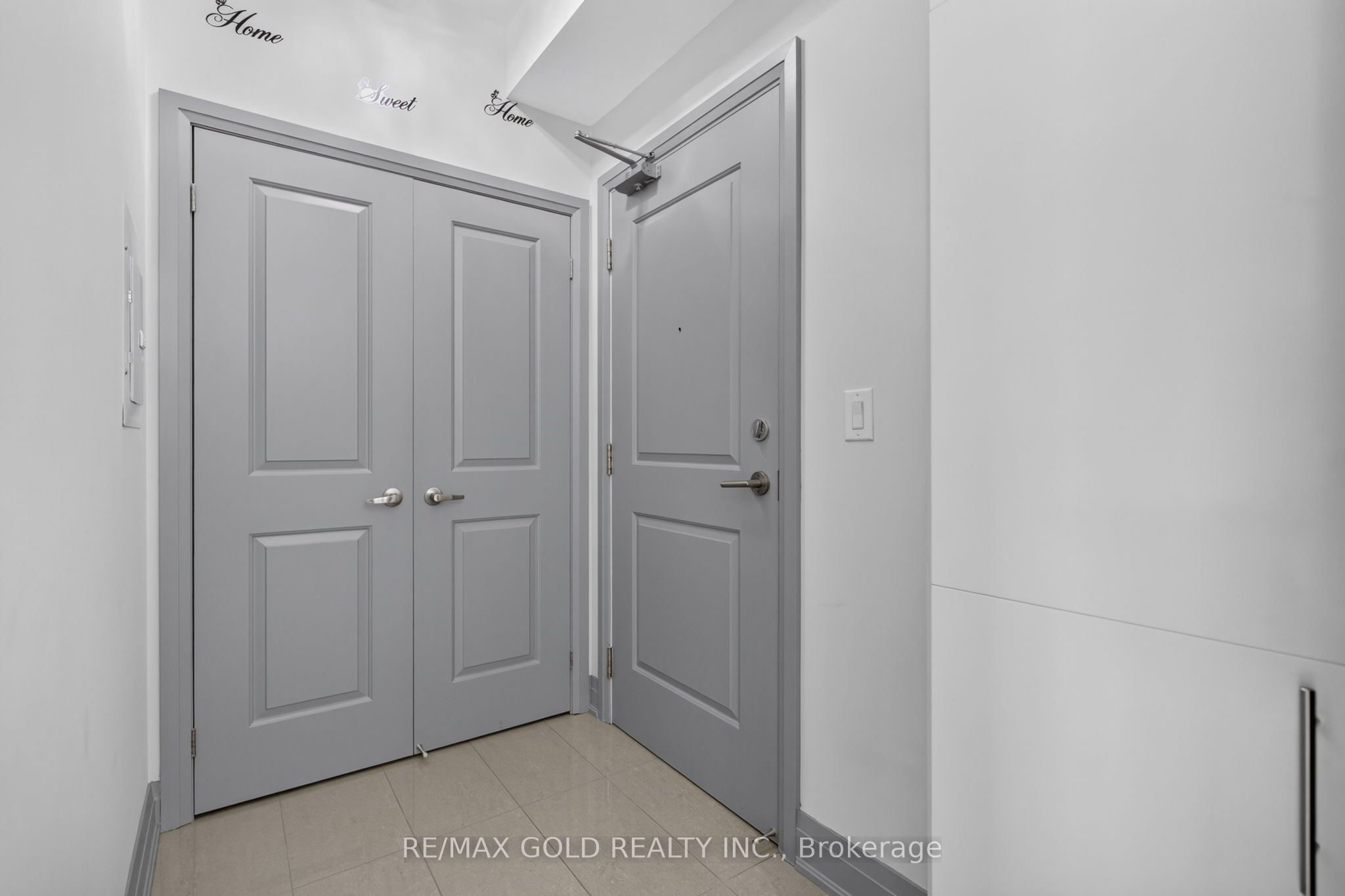Unit 909 - 24 Woodstream Boulevard, Vaughan 4