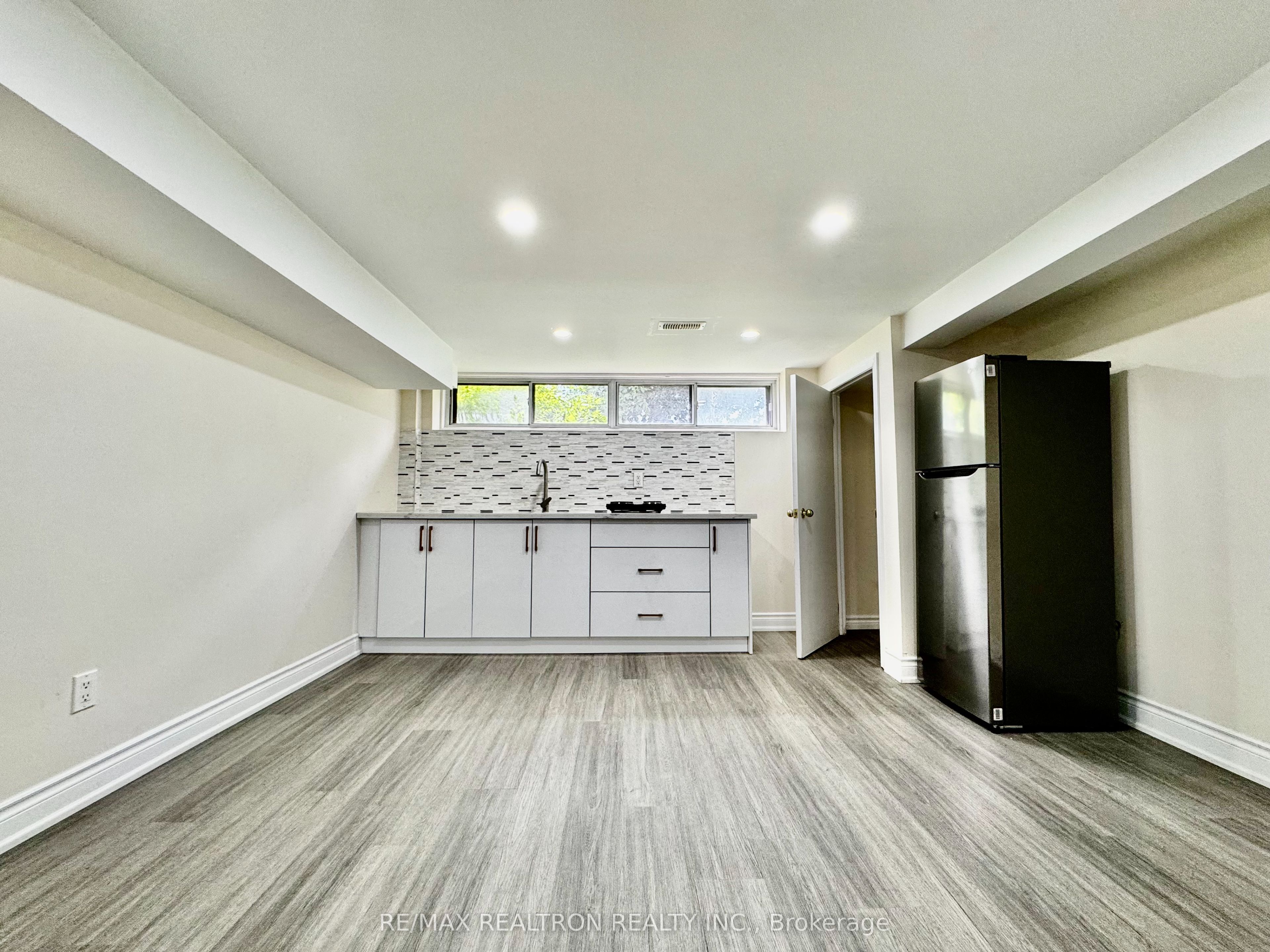 Unit Basement - 265 Browndale Crescent, Richmond Hill 4