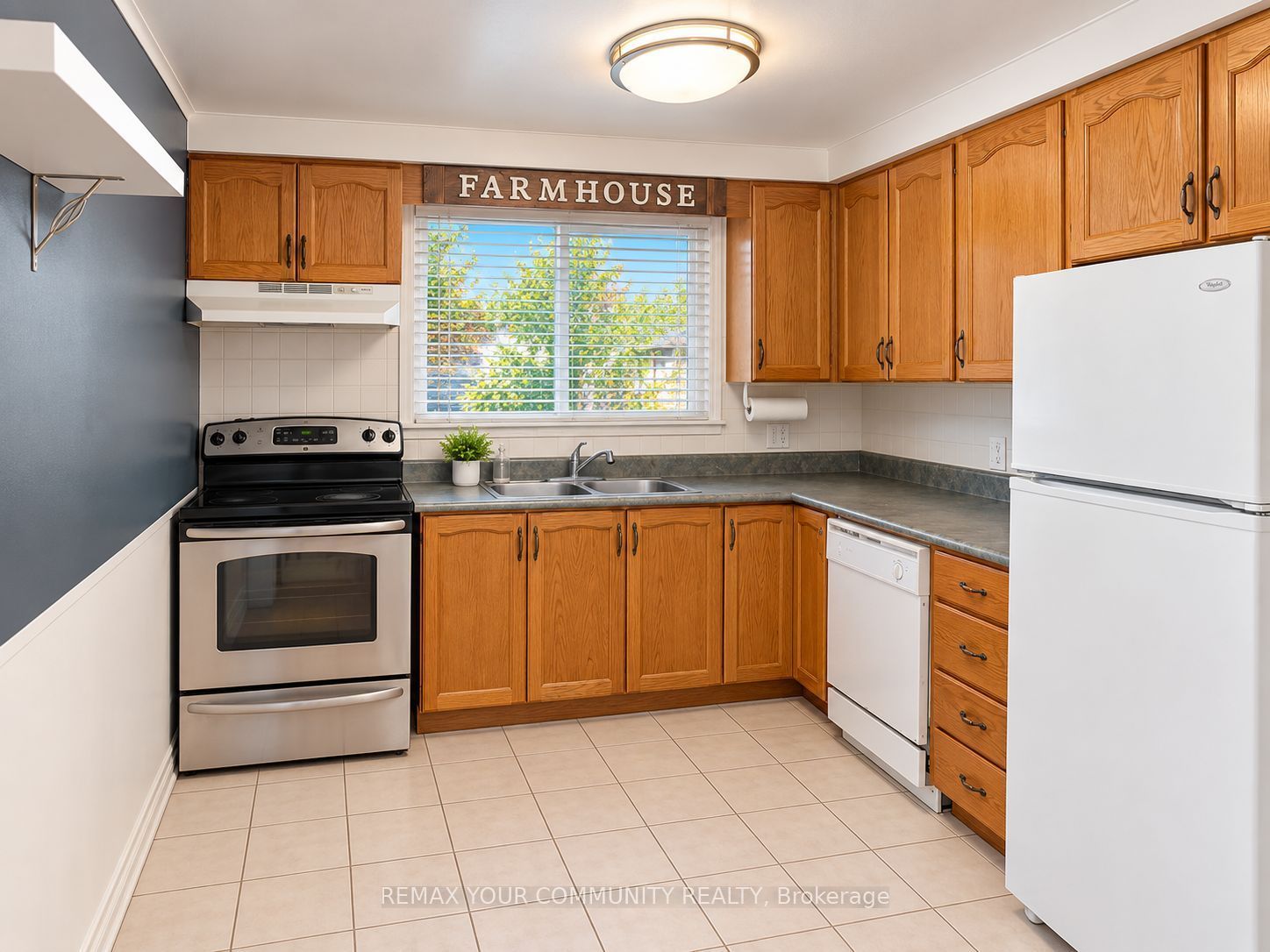 567 Granby Place, Newmarket 3