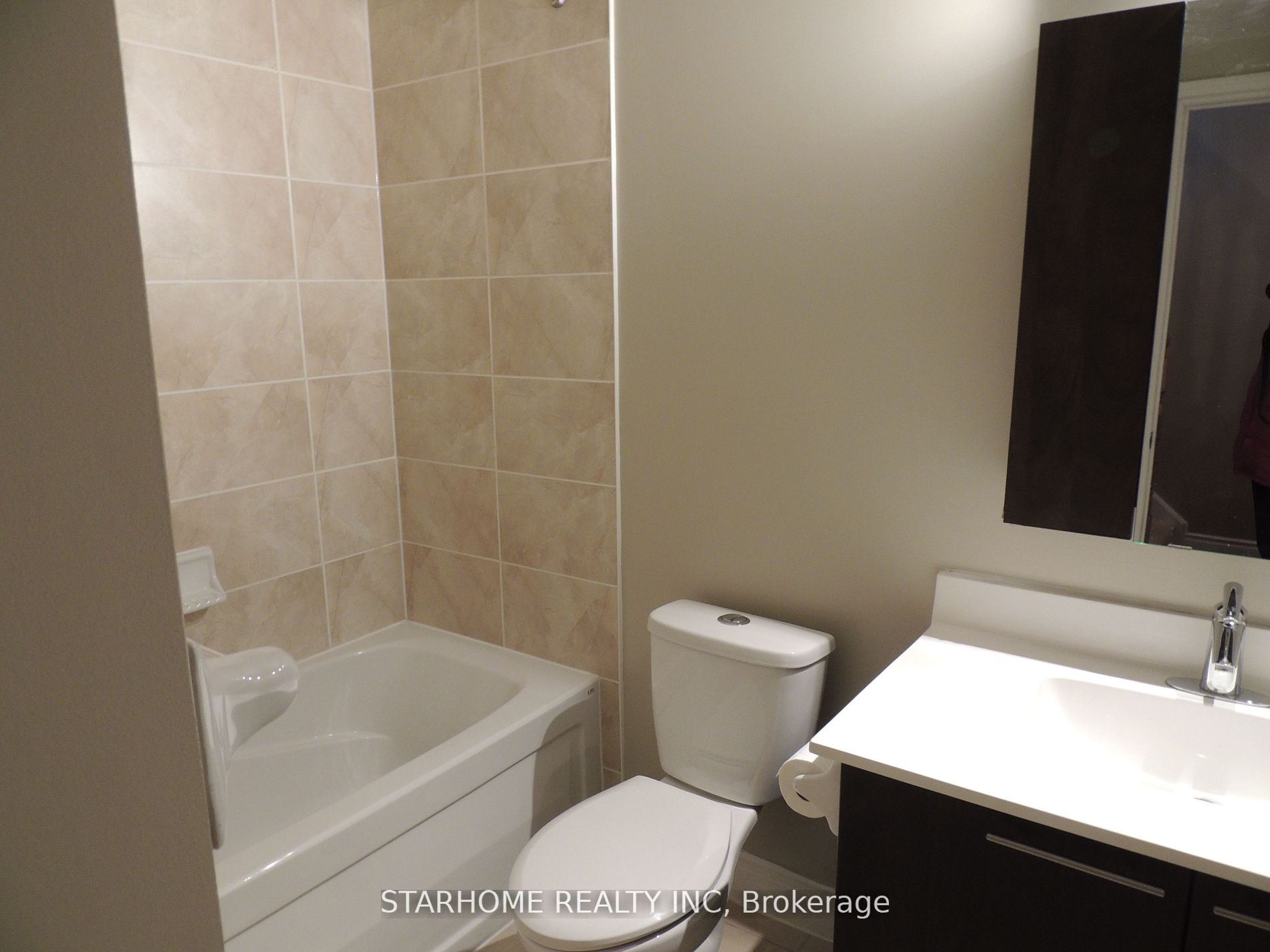 8 Times Avenue, Markham 3