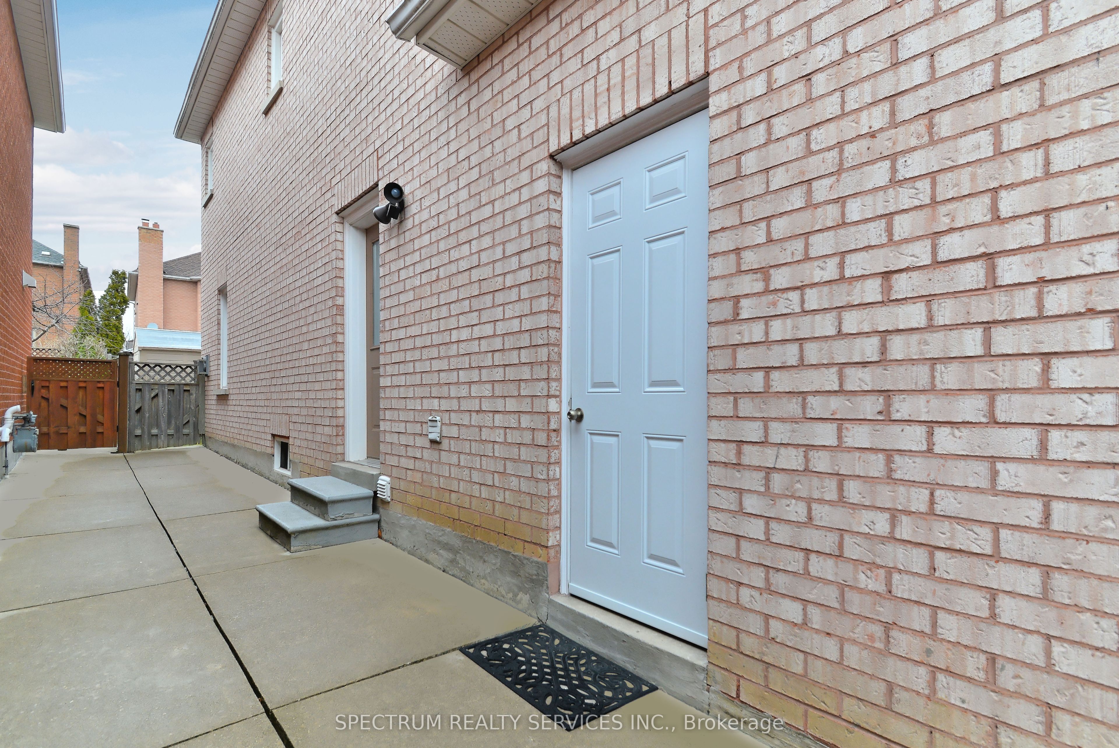 Unit Bsmt - 22 Lanterna Crescent, Vaughan 3