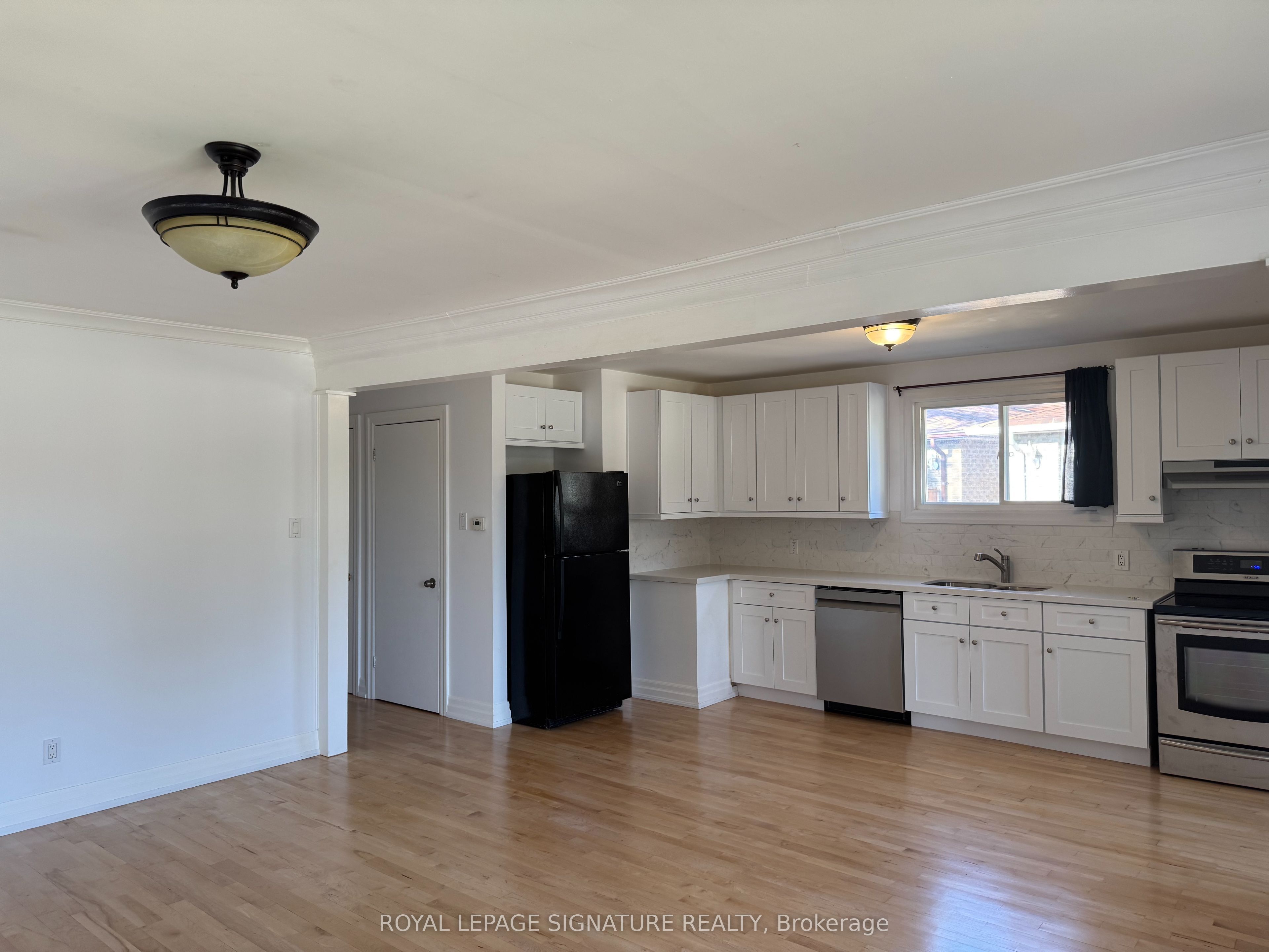 37 Ondrey Street, Bradford West Gwillimbury 4