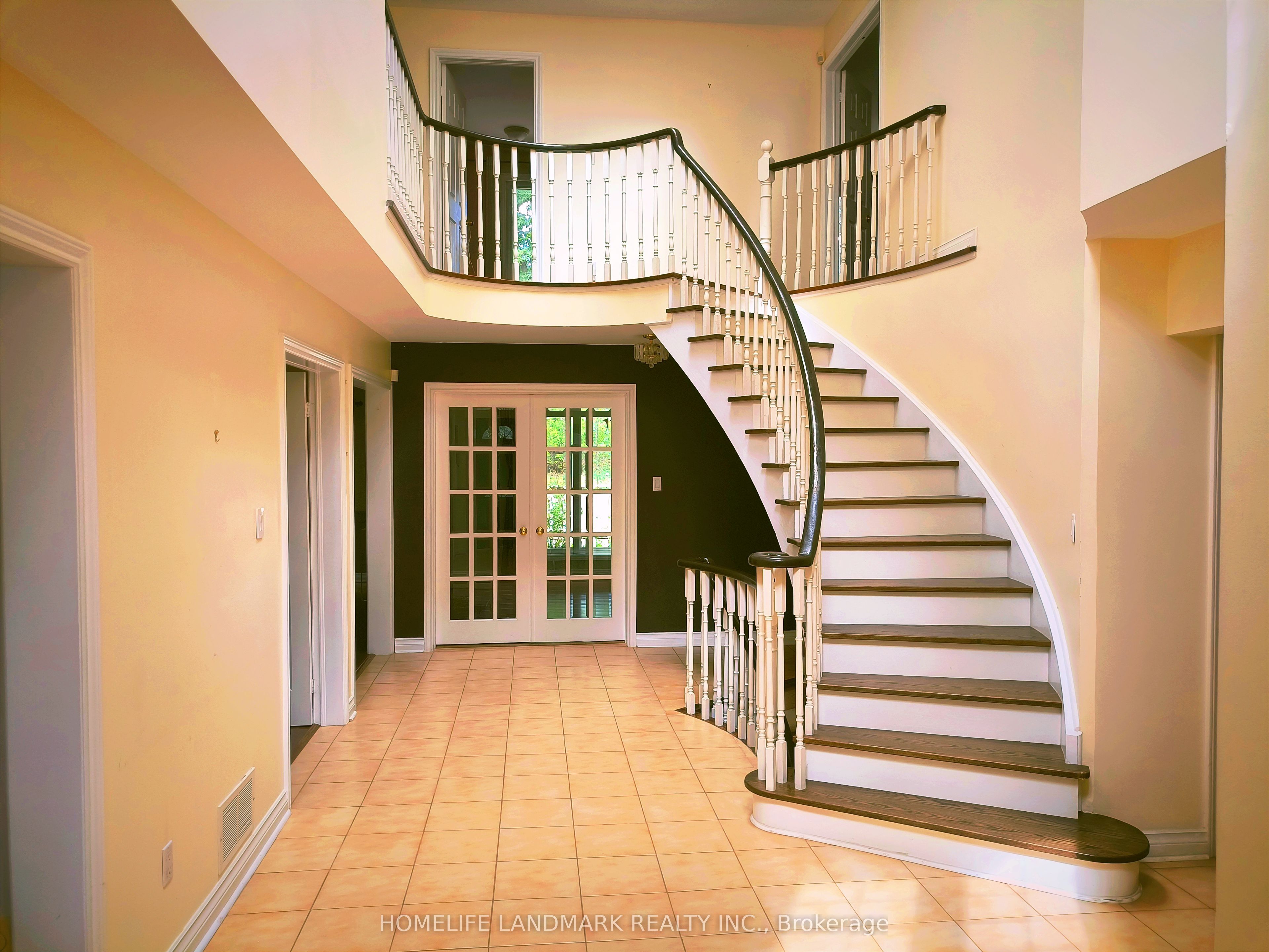 20 Wilfred Court, Richmond Hill 2