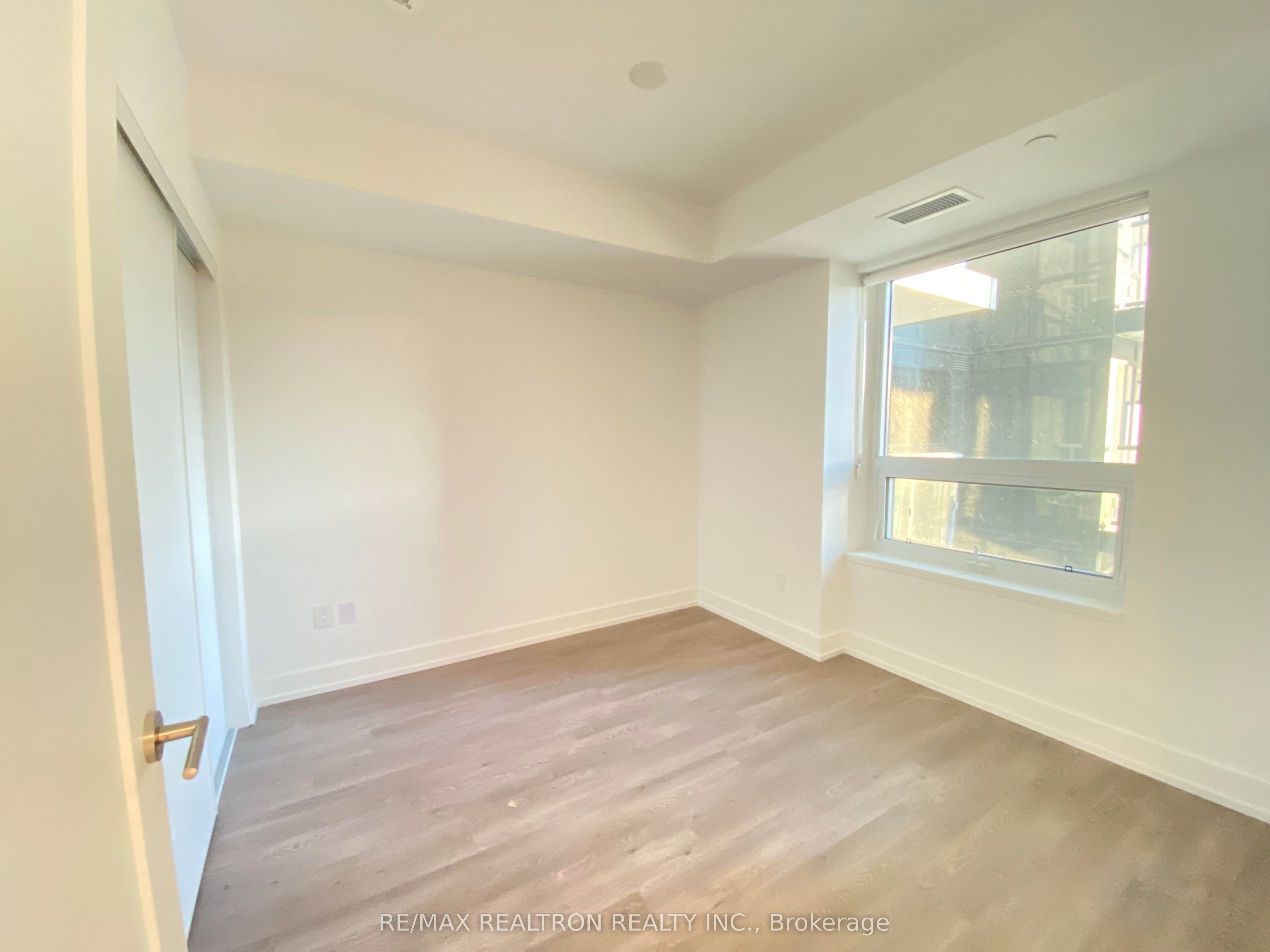 Unit 925 - 8 Cedarland Drive, Markham 2