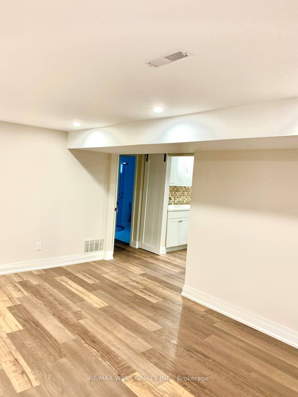 Unit Basement - 5 Mcdonald Drive, Aurora 2
