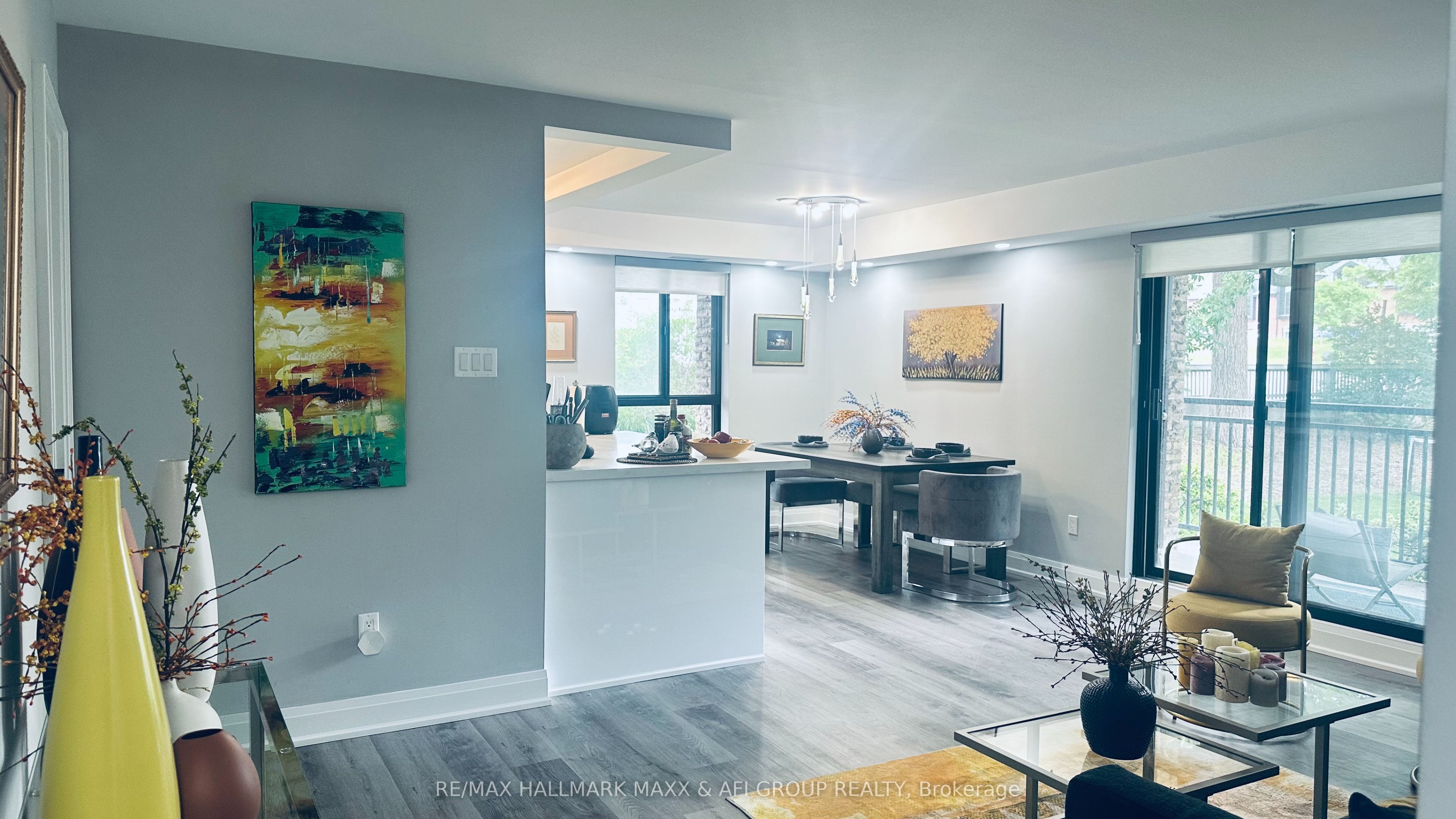 Unit 201 - 15390 Yonge Street, Aurora 3
