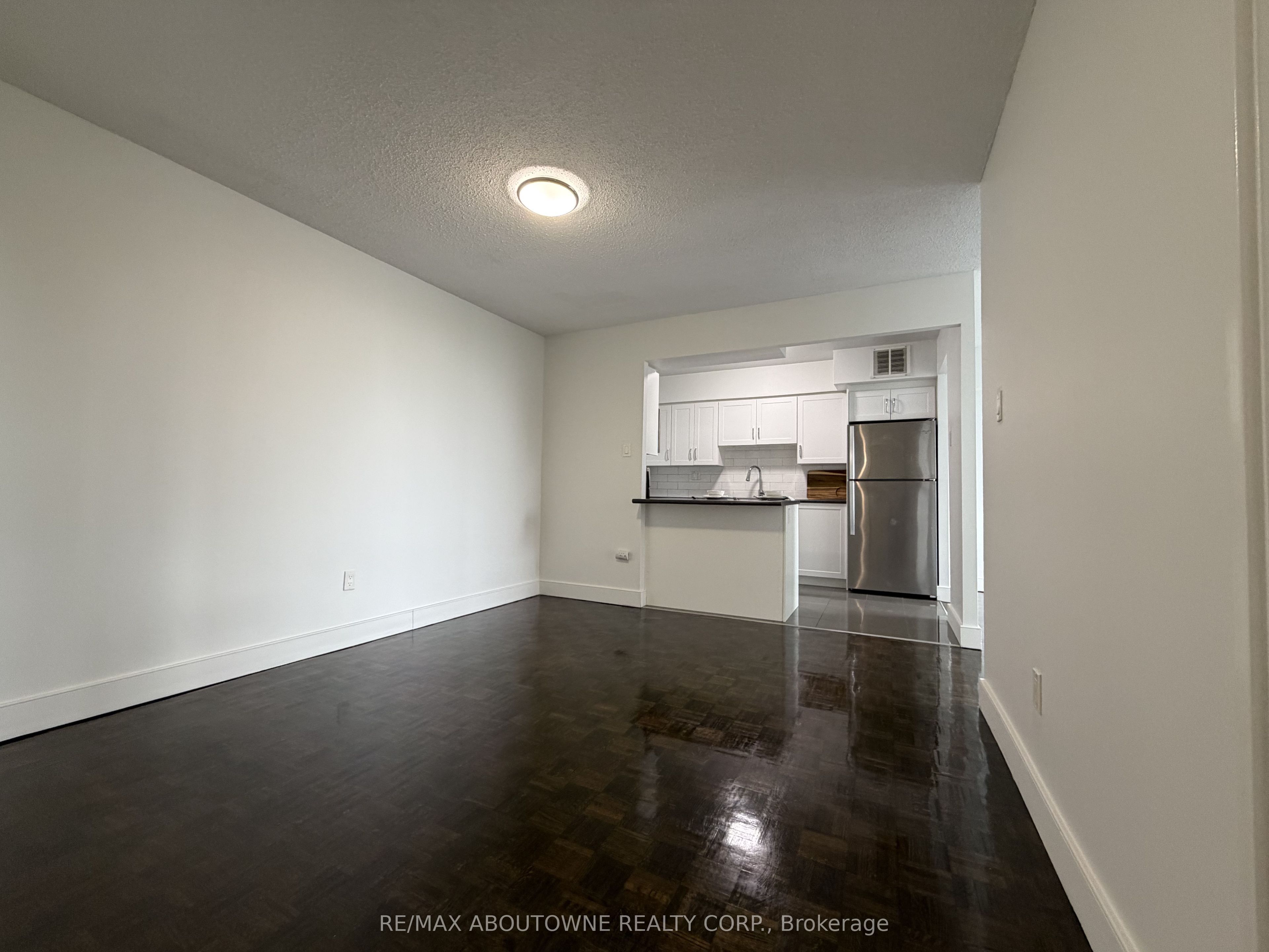 Unit 515 - 145 Wellington Street W, Aurora 2