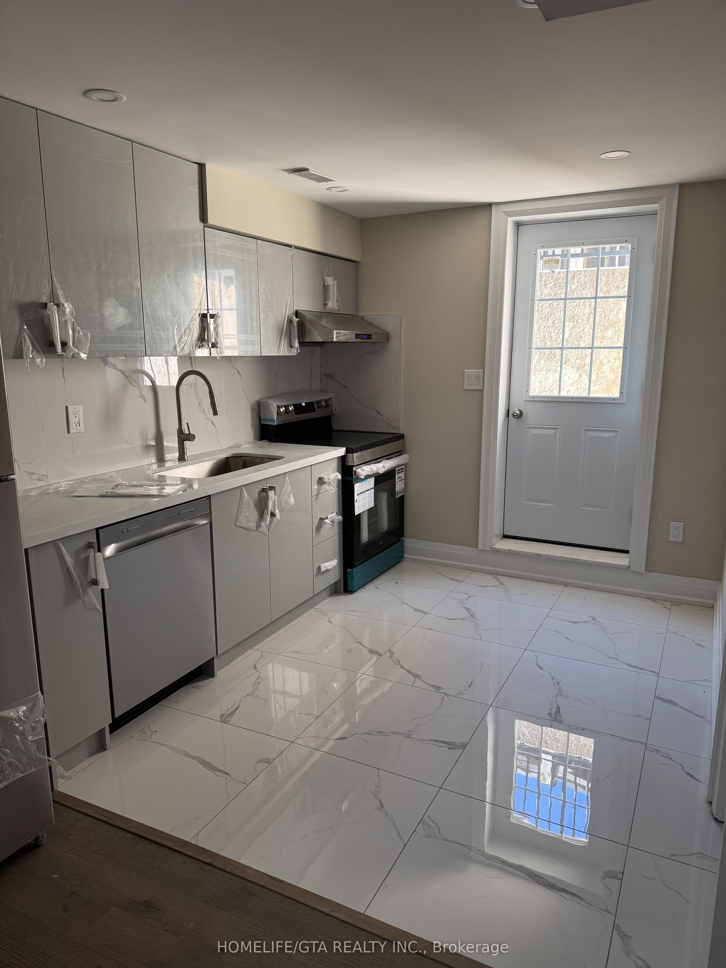Unit Basement - 105 Darren Hill Trail, Markham 3