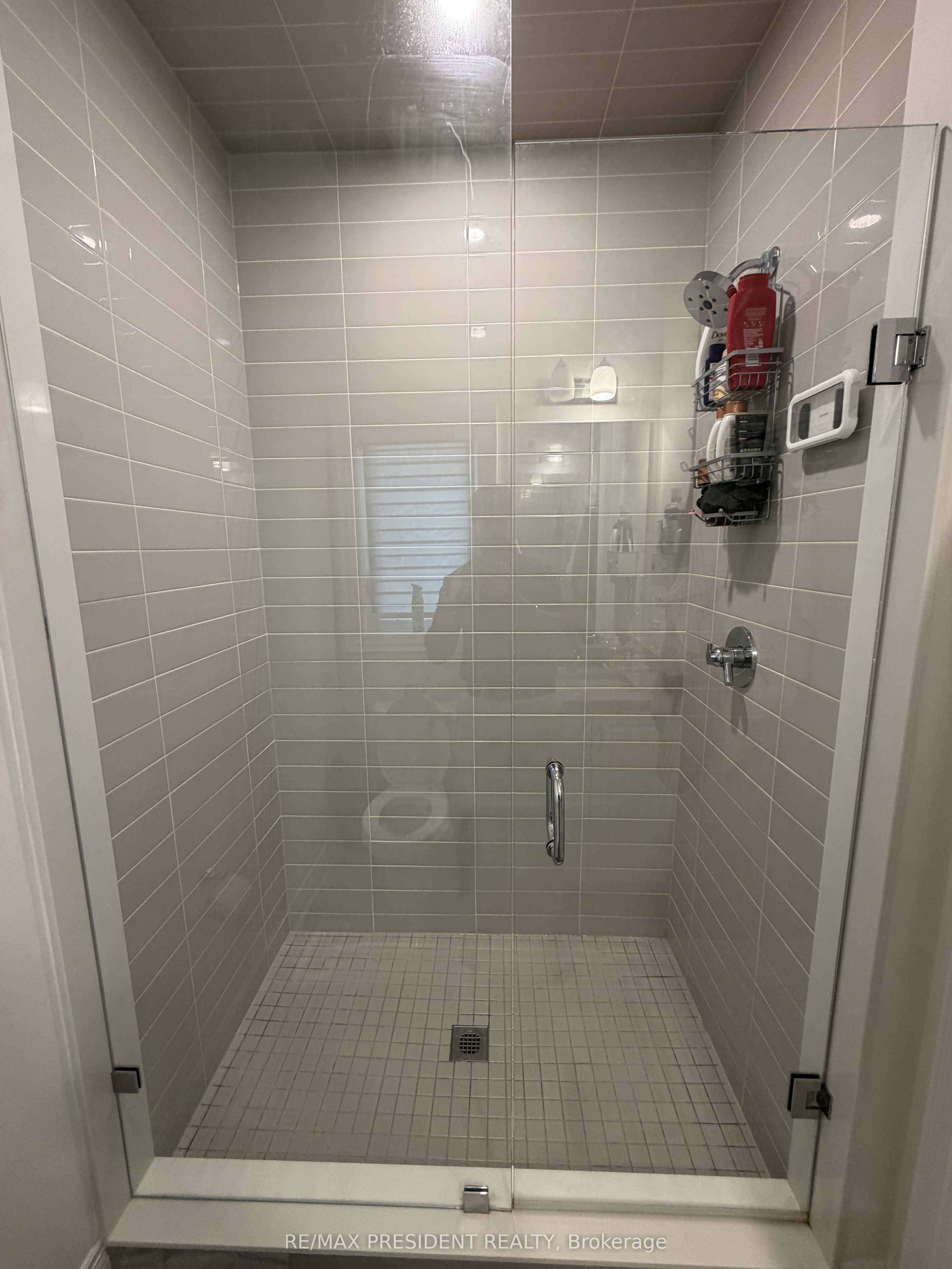 Unit Room - 115 Ballantyne Boulevard, Vaughan 5