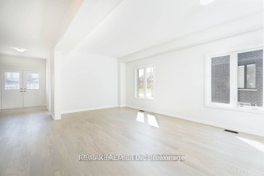 Unit Main Floor - 1038 Hardy Way, Innisfil 3