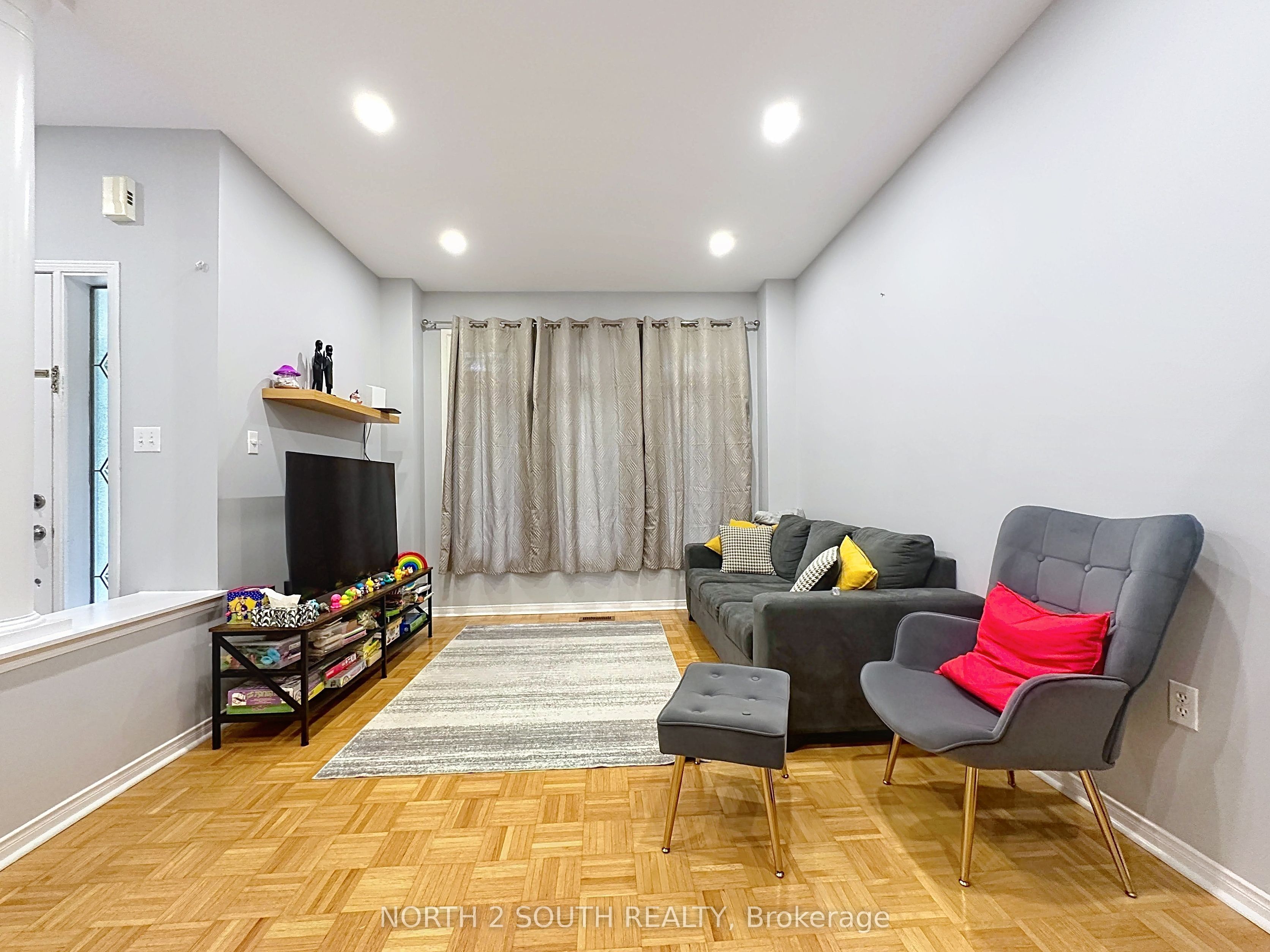 5 Bellagio Crescent, Vaughan 4