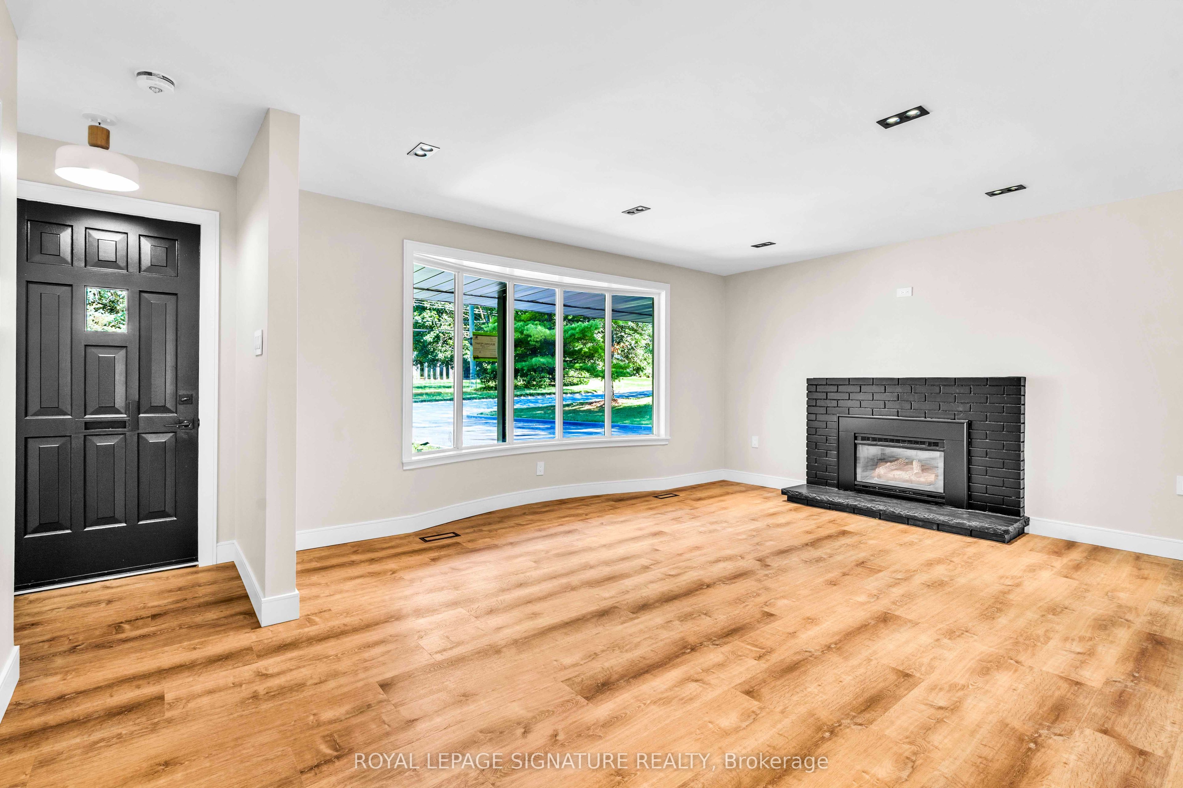Unit Unit A - 986 Srigley Street, Newmarket 3