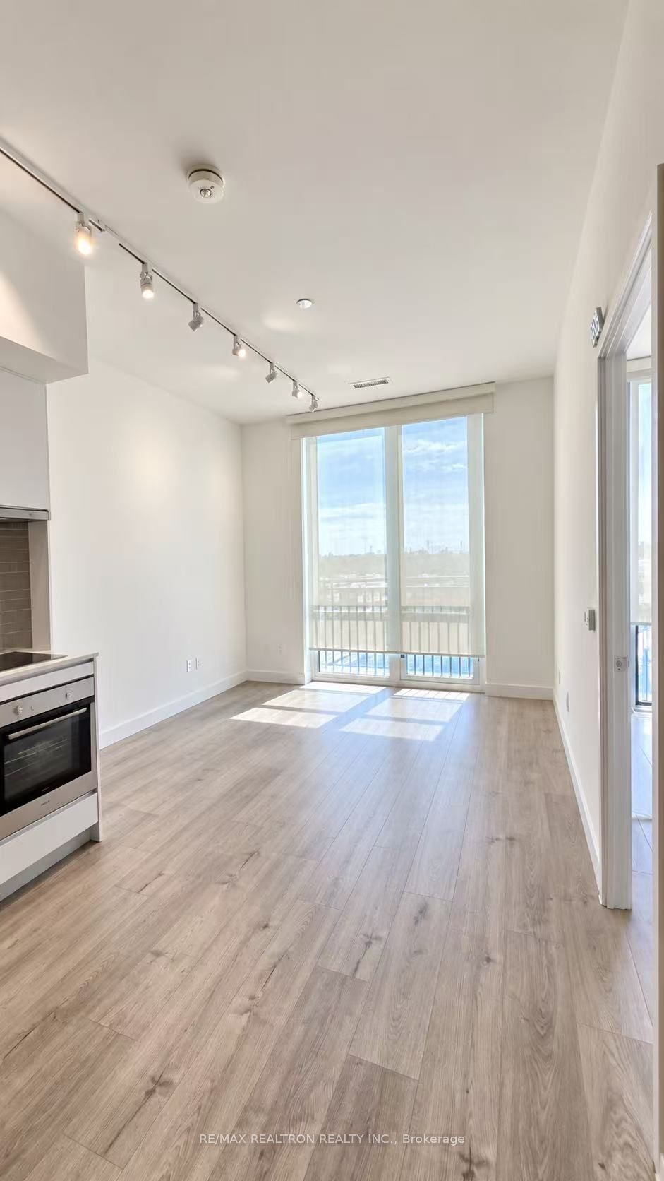 Unit 202 - 1000 Portage Parkway, Vaughan 4
