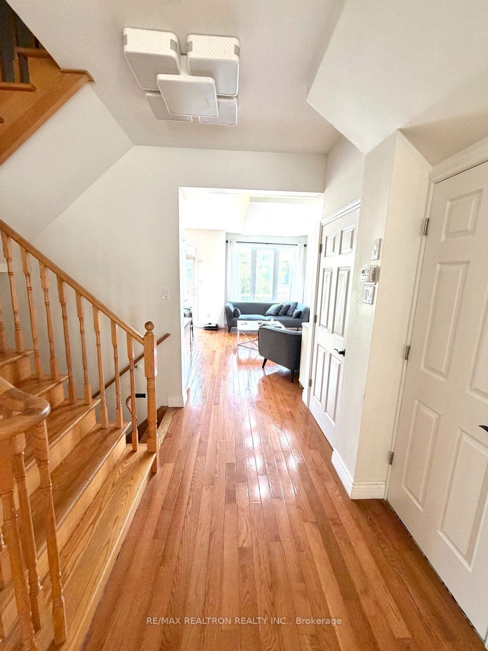 97 Grand Oak Drive, Richmond Hill 3