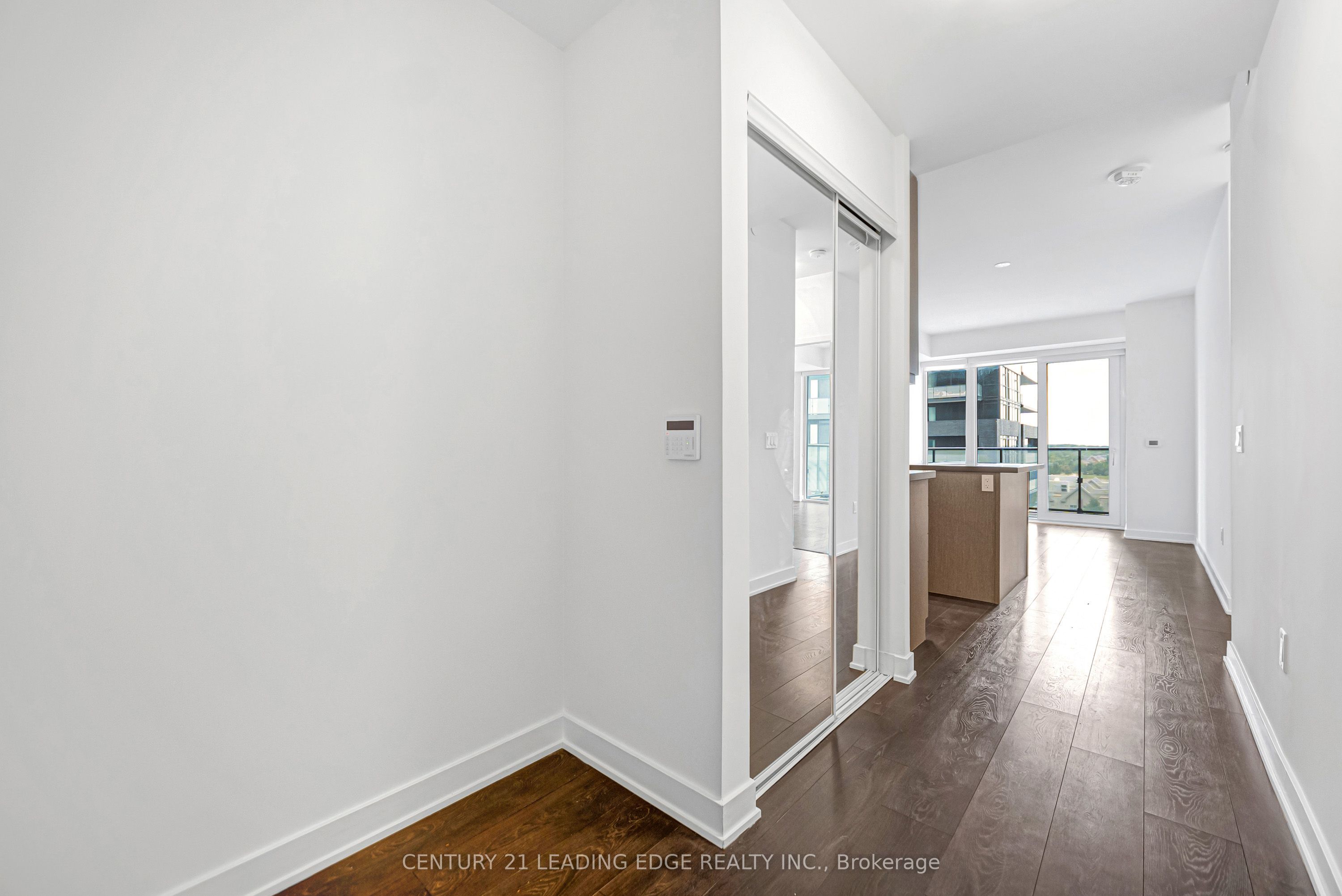 Unit 707 - 95 Oneida Crescent, Richmond Hill 4