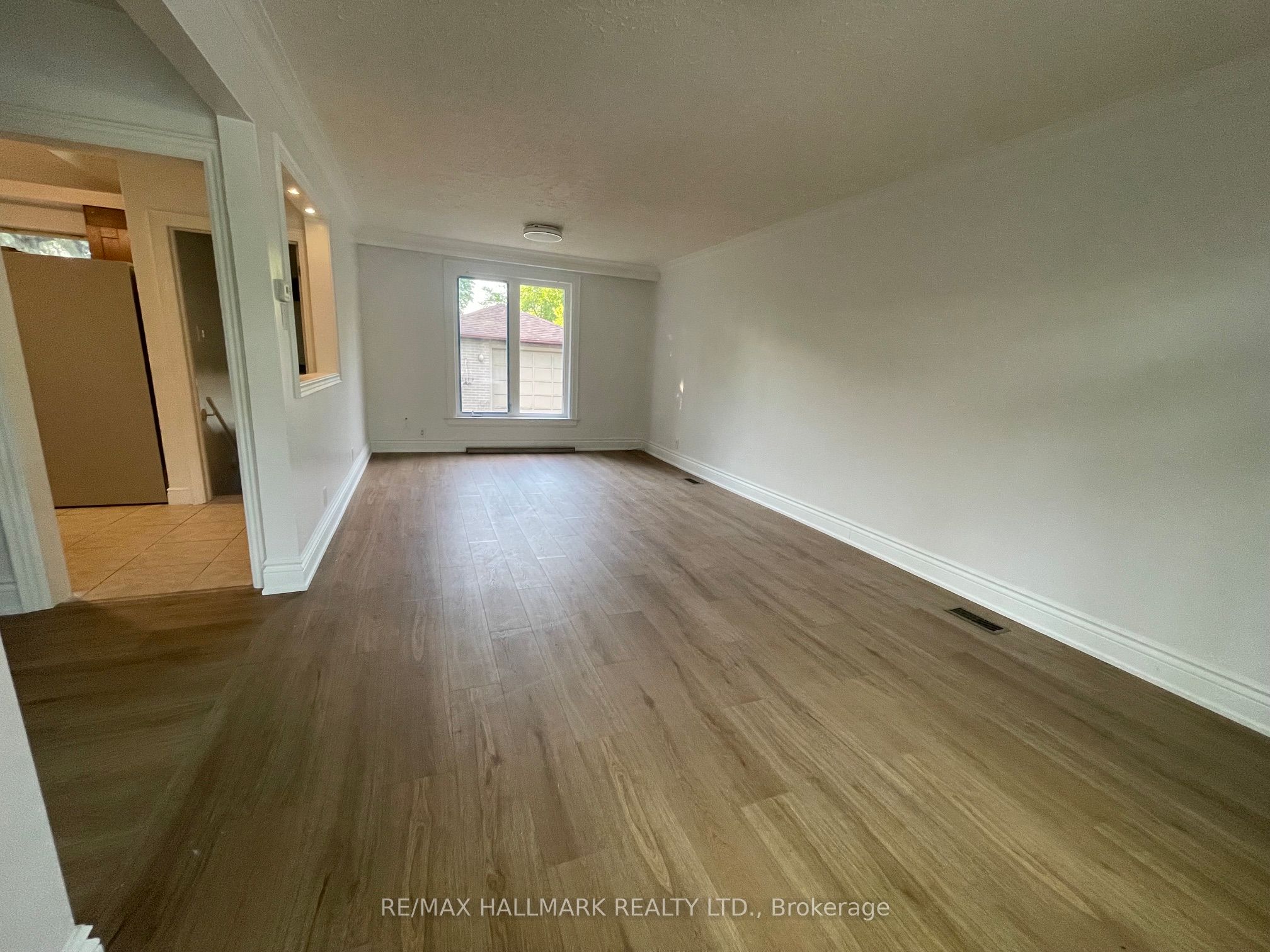 Unit Main Floor - 116 Cartier Crescent, Richmond Hill 2