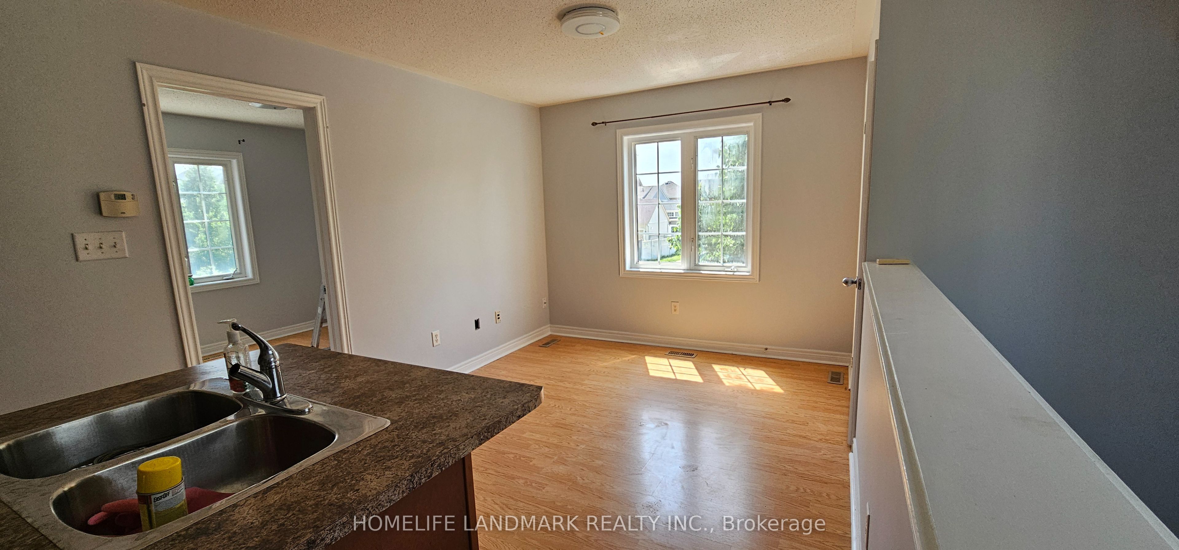 Unit Coach - 109 Northvale Road, Markham 3