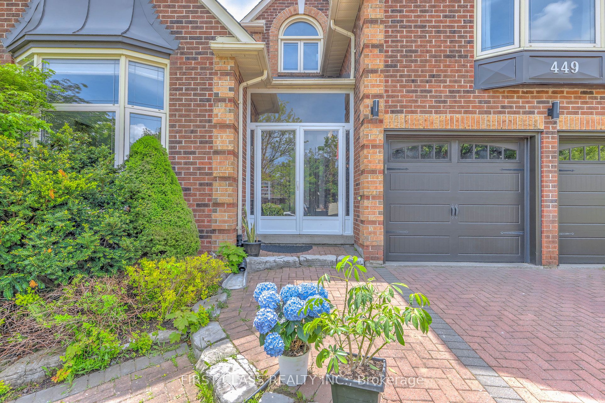 449 Alex Doner Drive, Newmarket 3