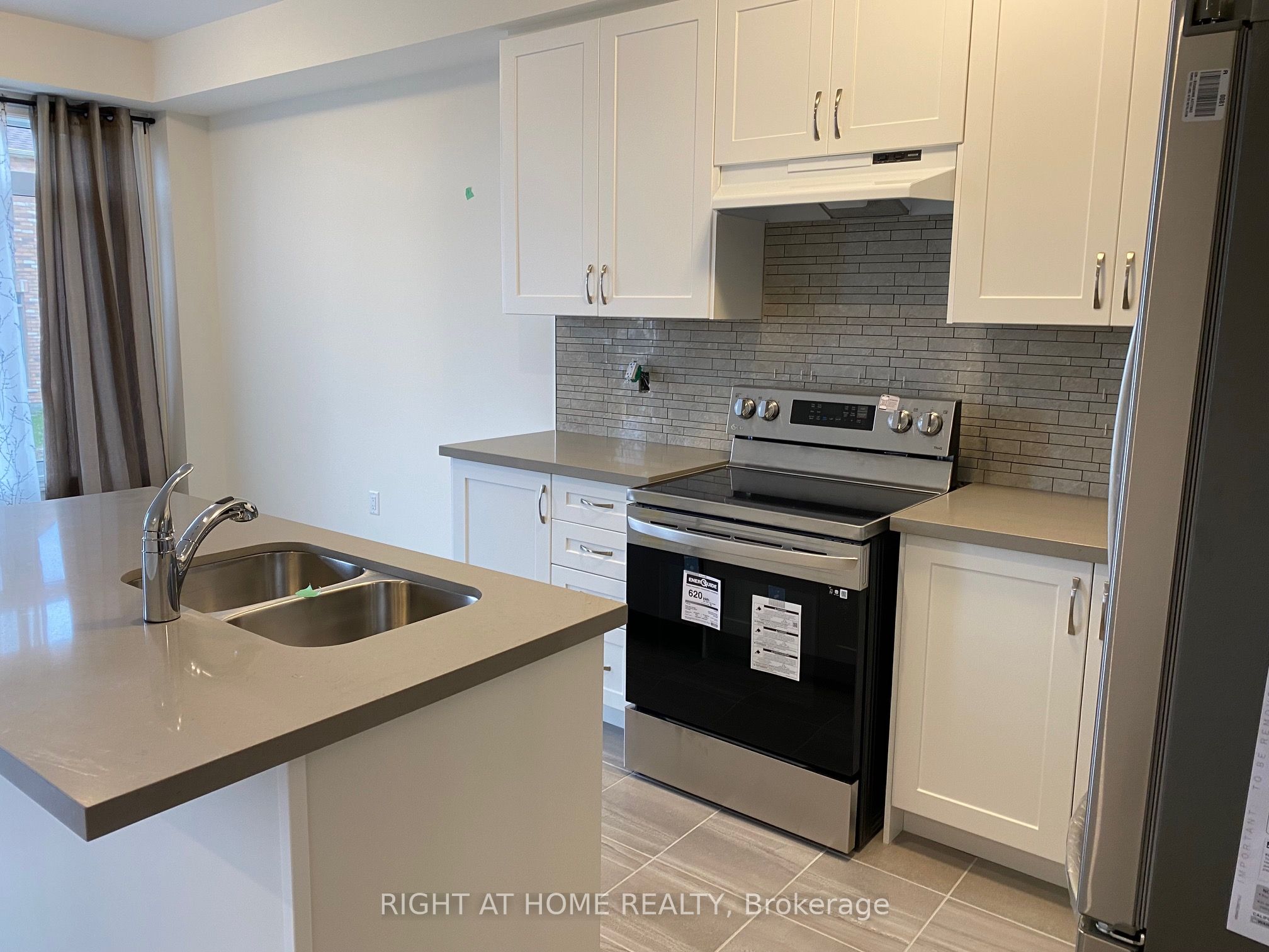 2250 Grainger Loop, Innisfil 3