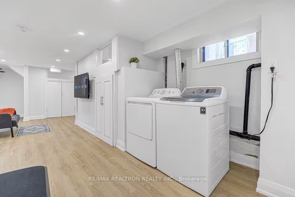 Unit bsmt - 377 Taylor Mills Drive N, Richmond Hill 3