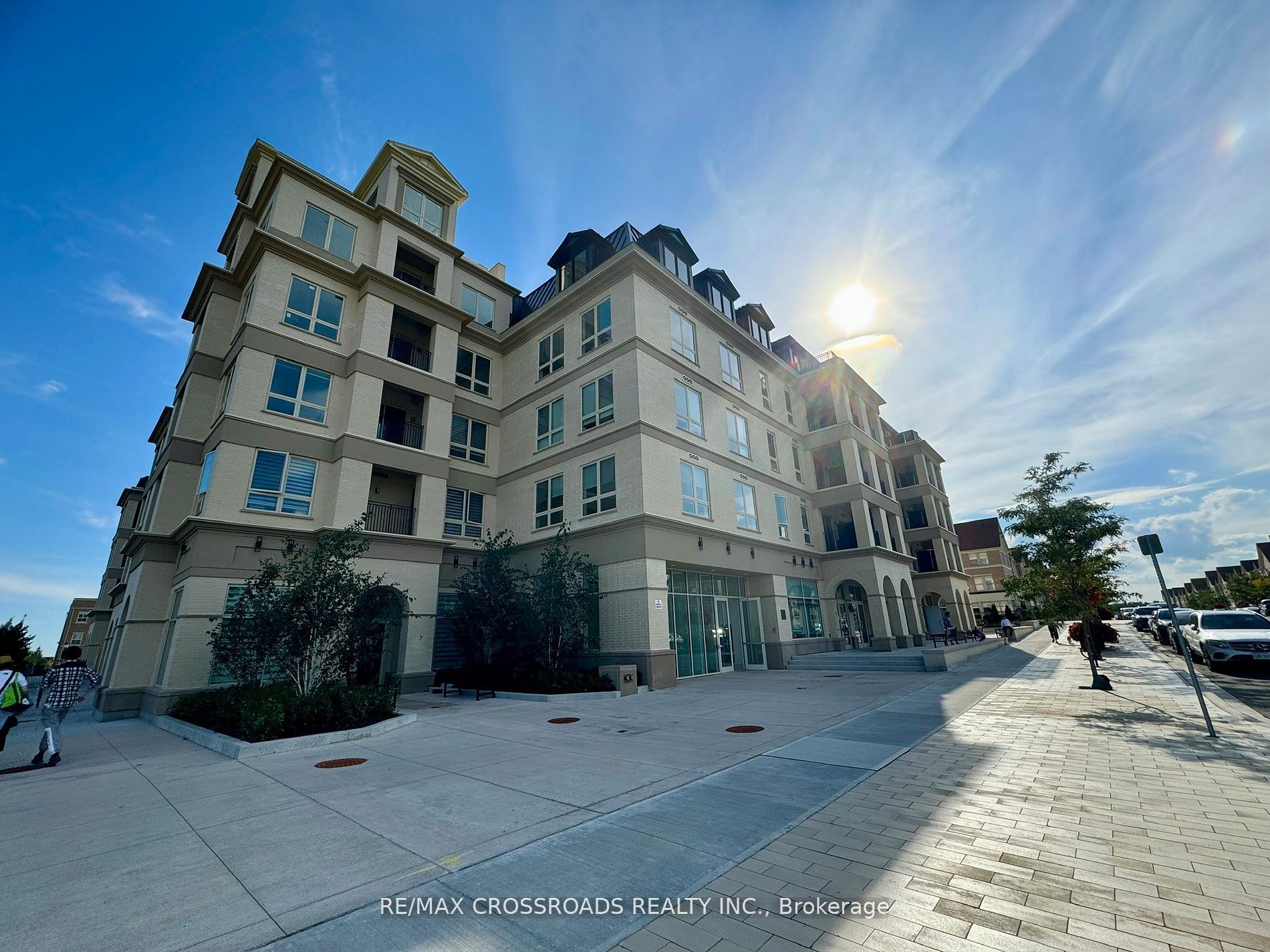 Unit 239 - 101 Cathedral High Street, Markham 2