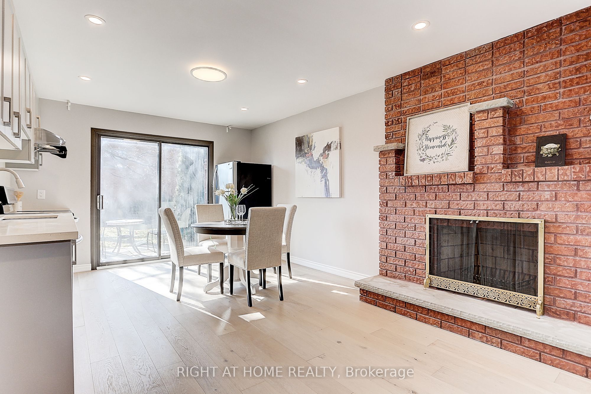 Unit Ground Unit - 87 Stockdale Crescent, Richmond Hill 5