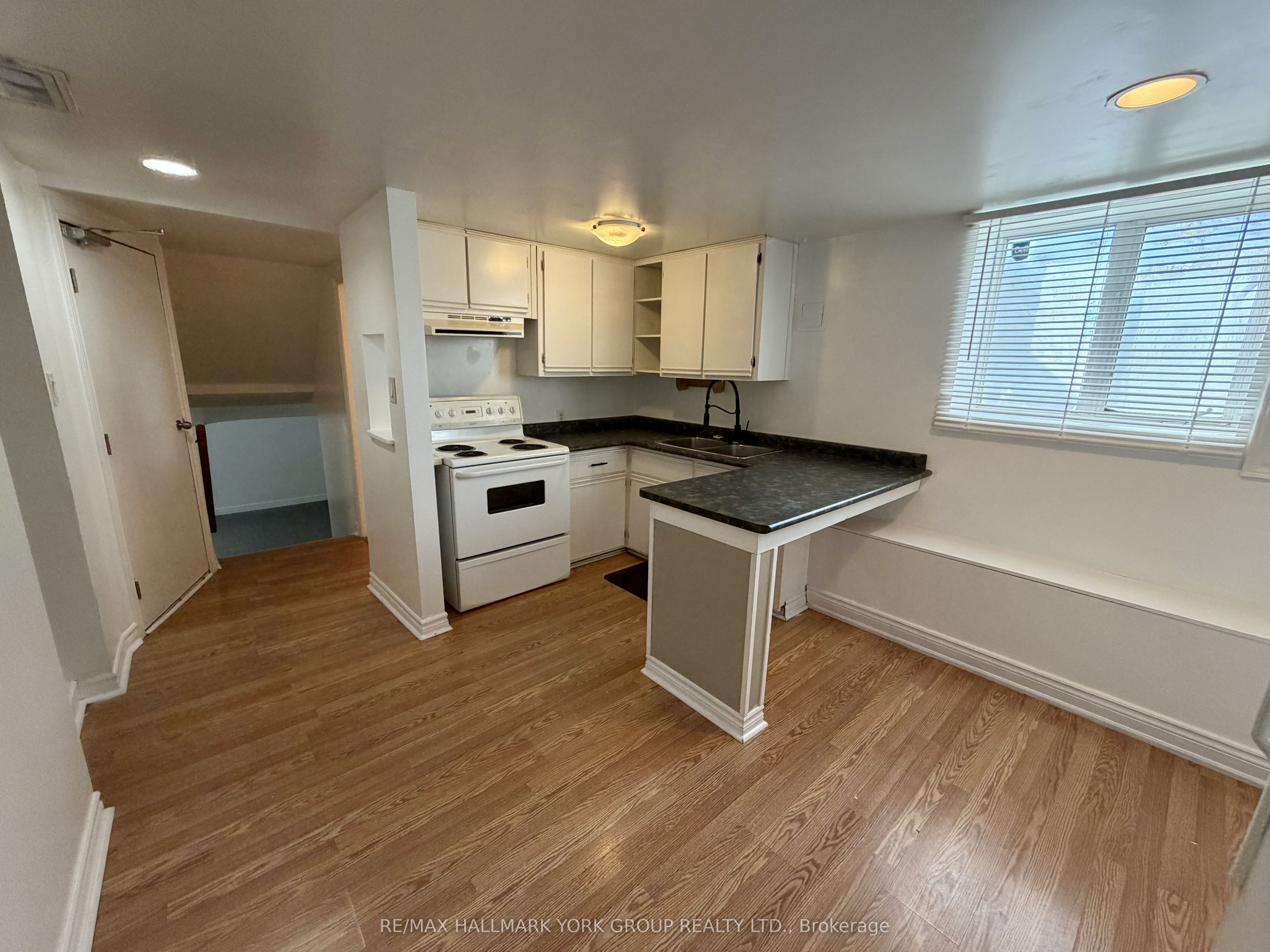 Unit lower - 43 Walter Avenue, Newmarket 2