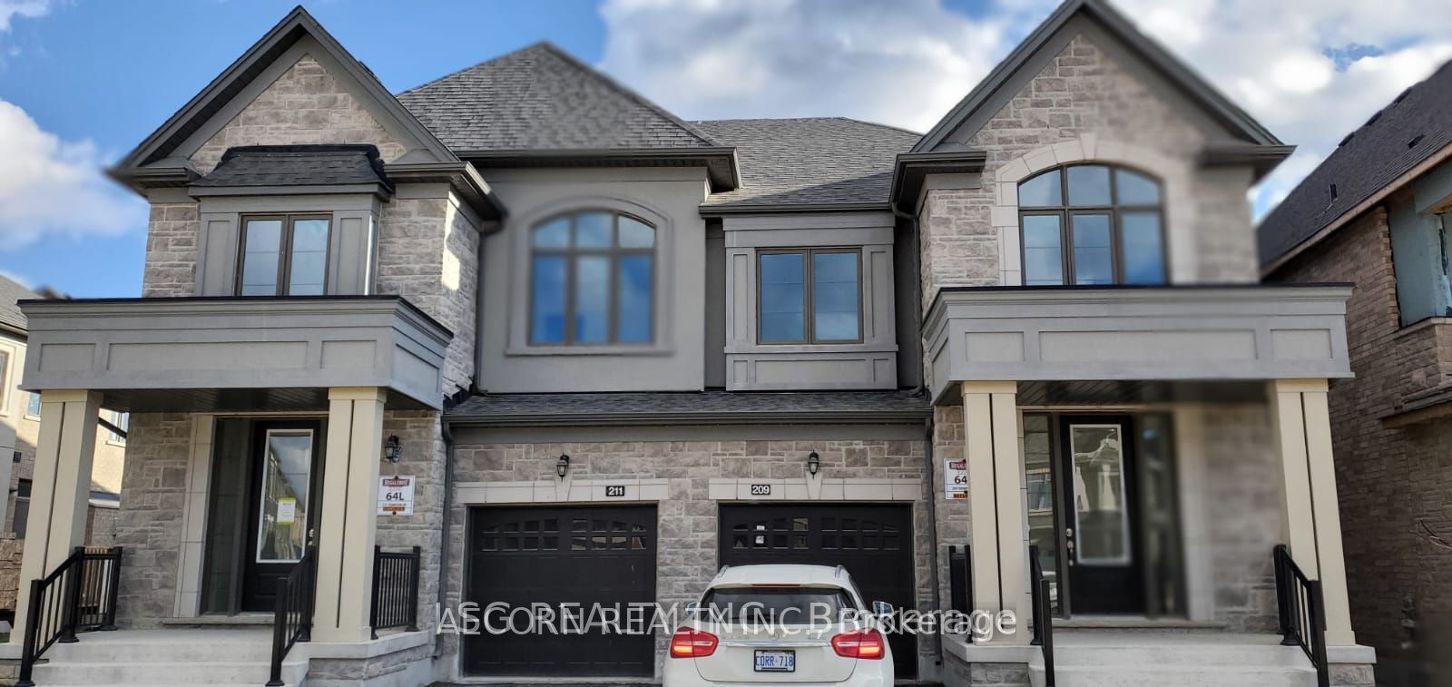 209 Thompson Drive, East Gwillimbury 2