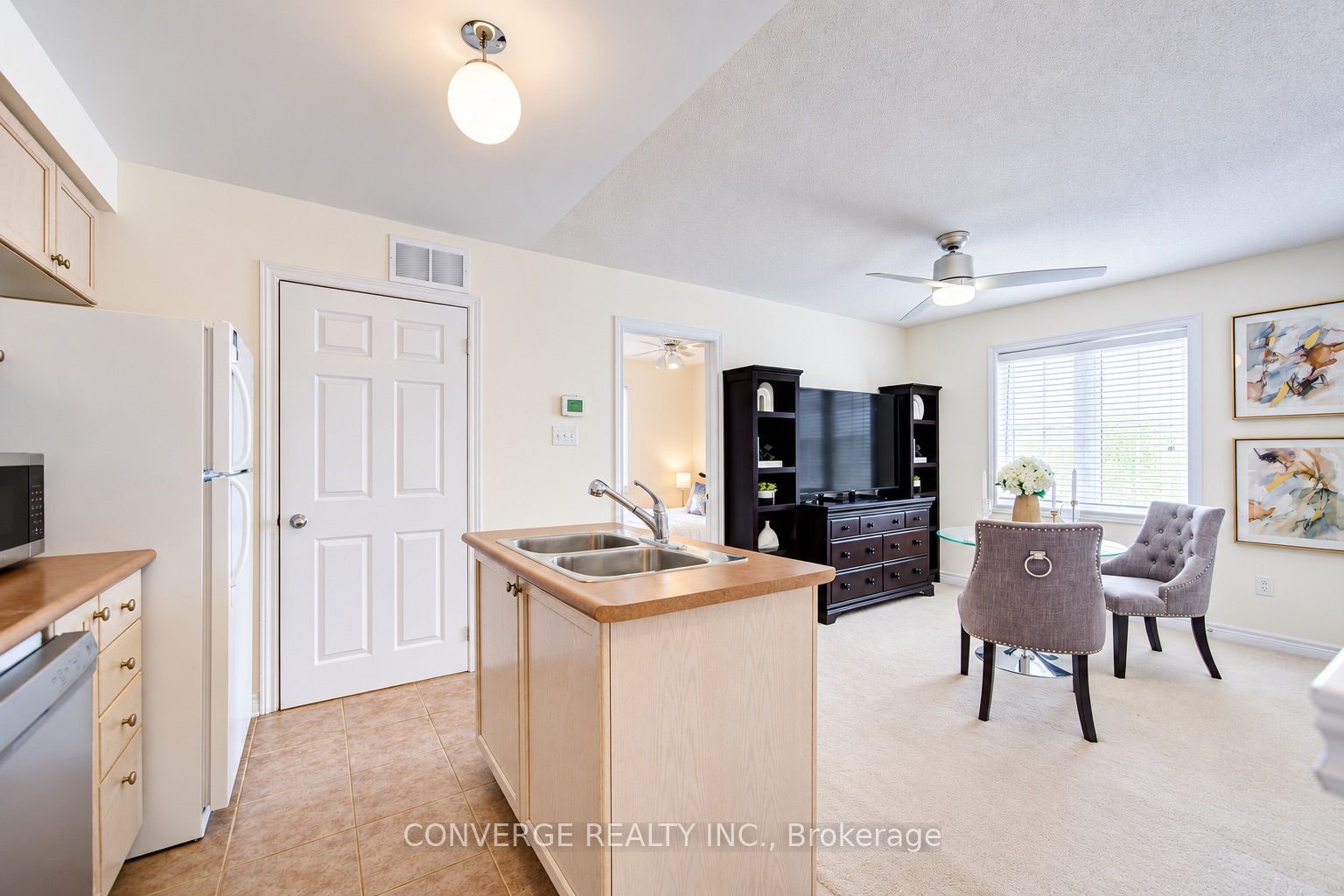 Unit Coach House - 29 Cardrew Street, Markham 2