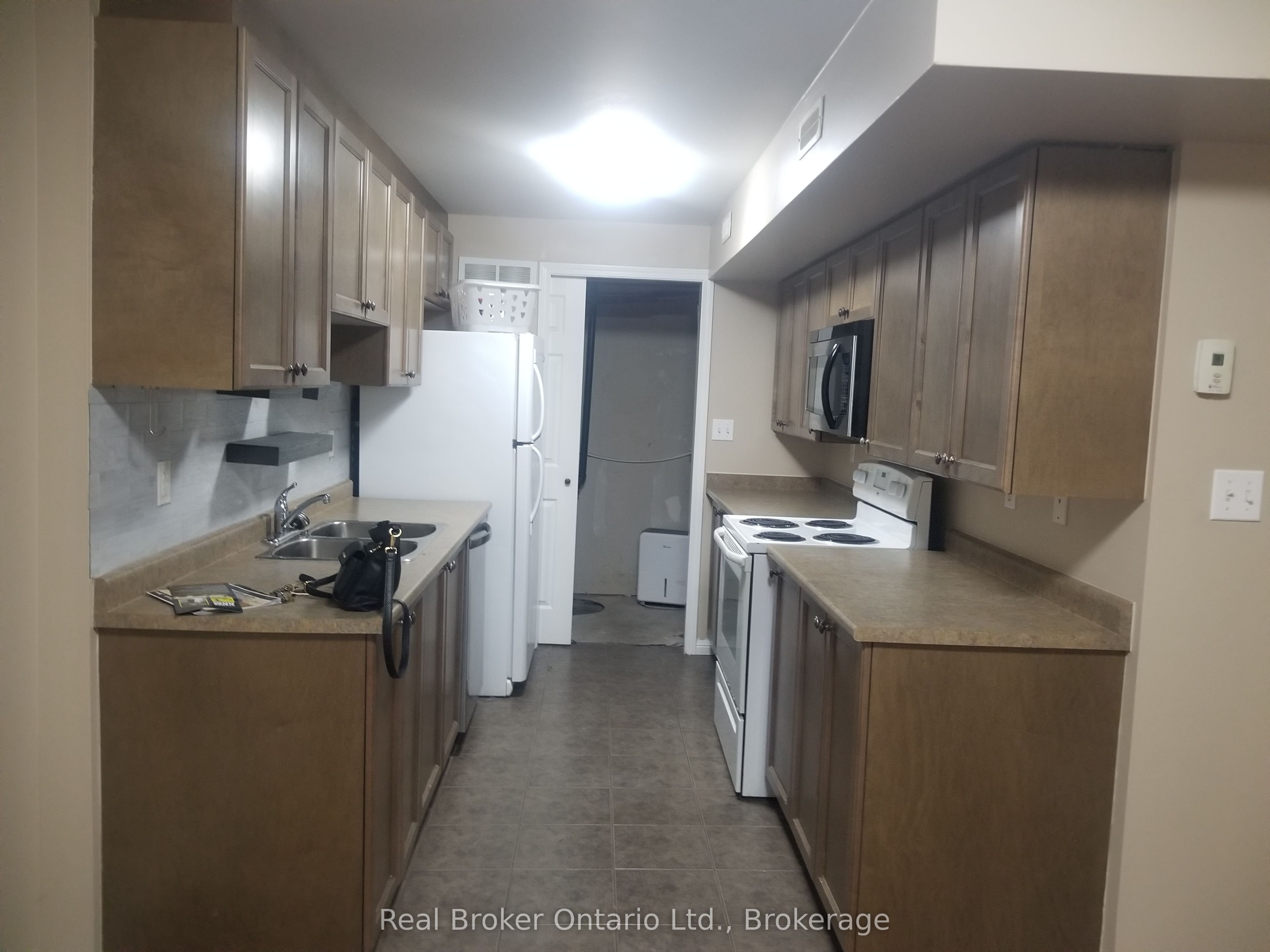 Unit 13 - 175 Stanley Street, Barrie 5