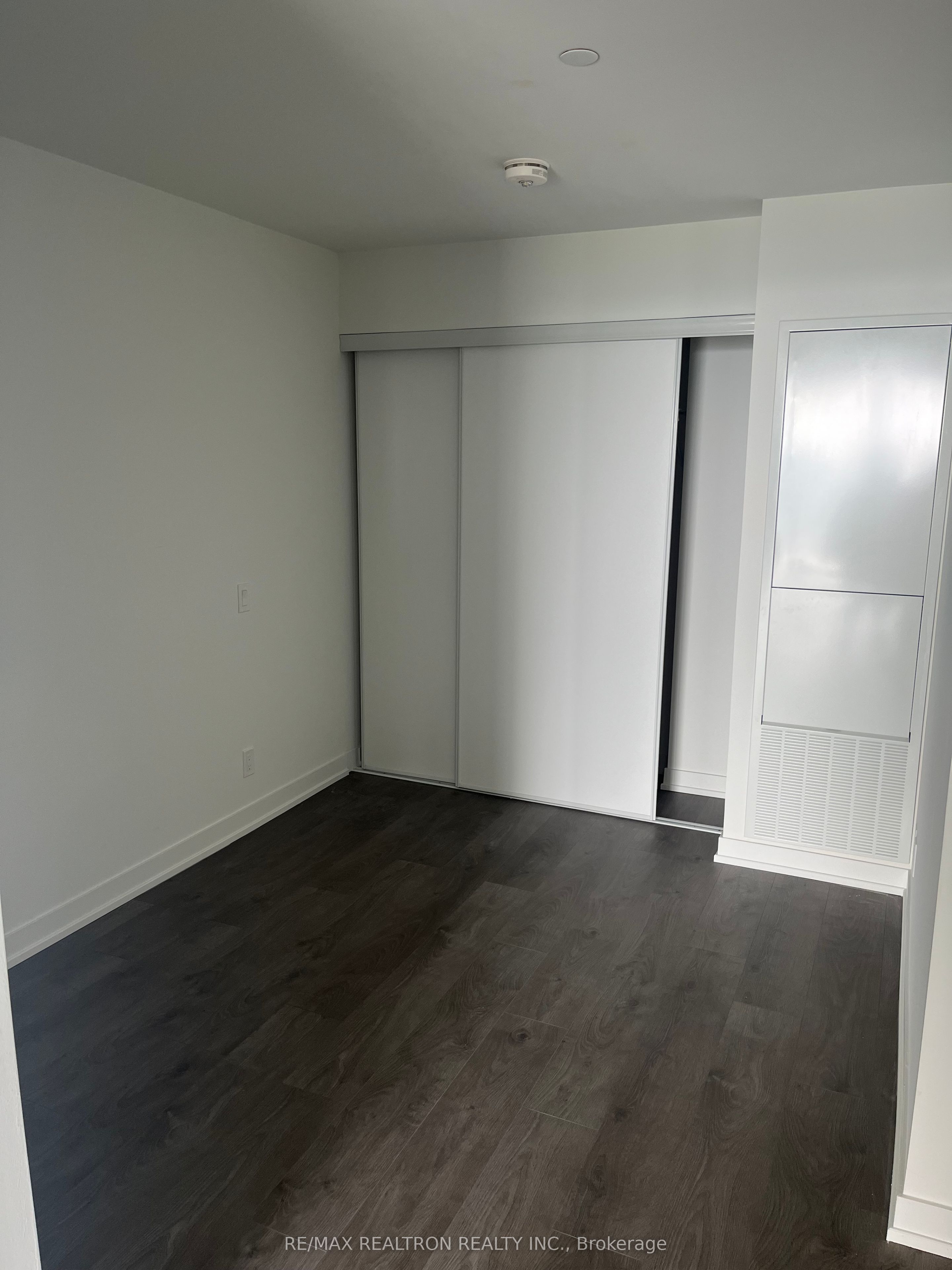 Unit 1712 - 39 Mary Street, Barrie 4