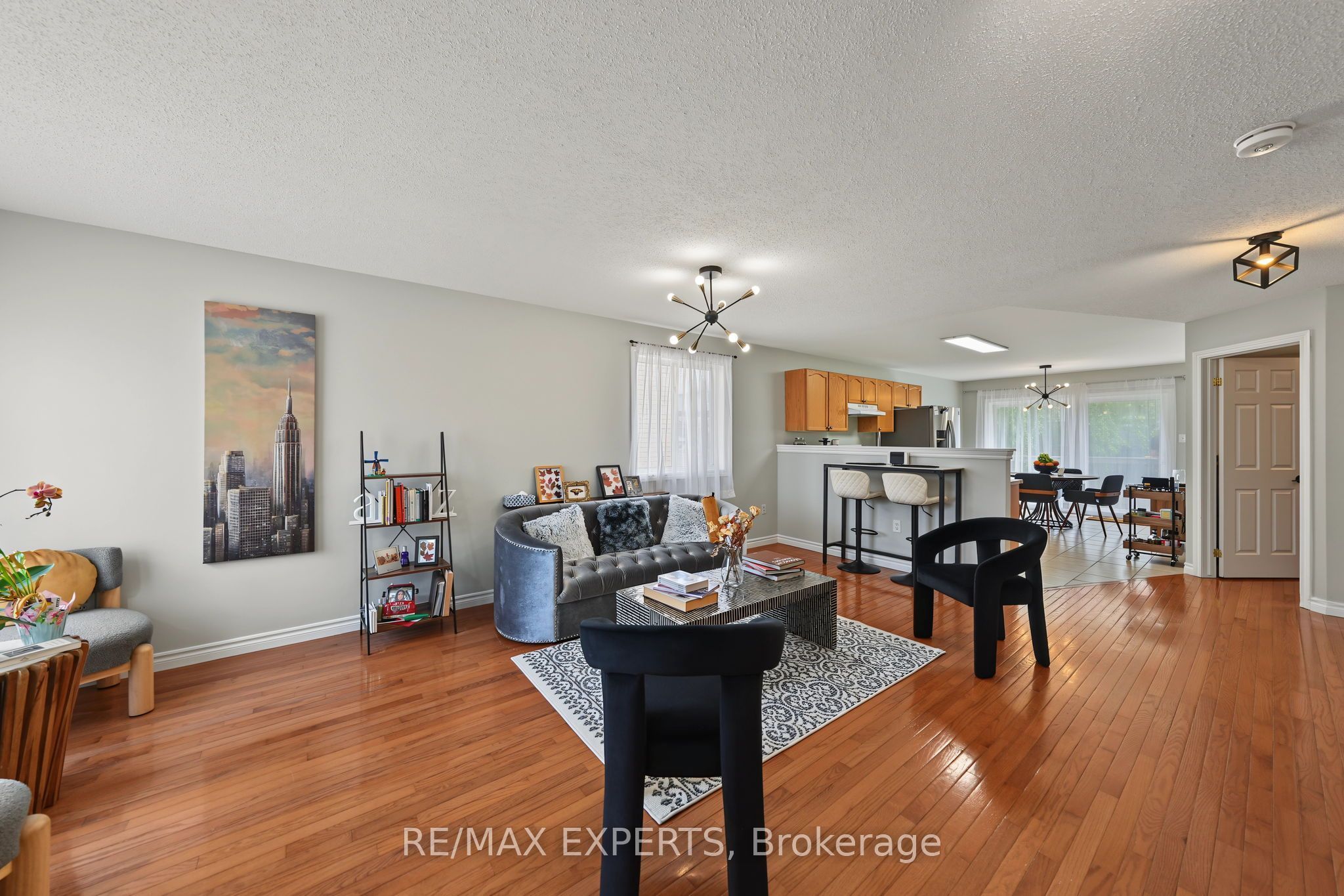 Unit Upper - 17 Michelle Drive, Barrie 3