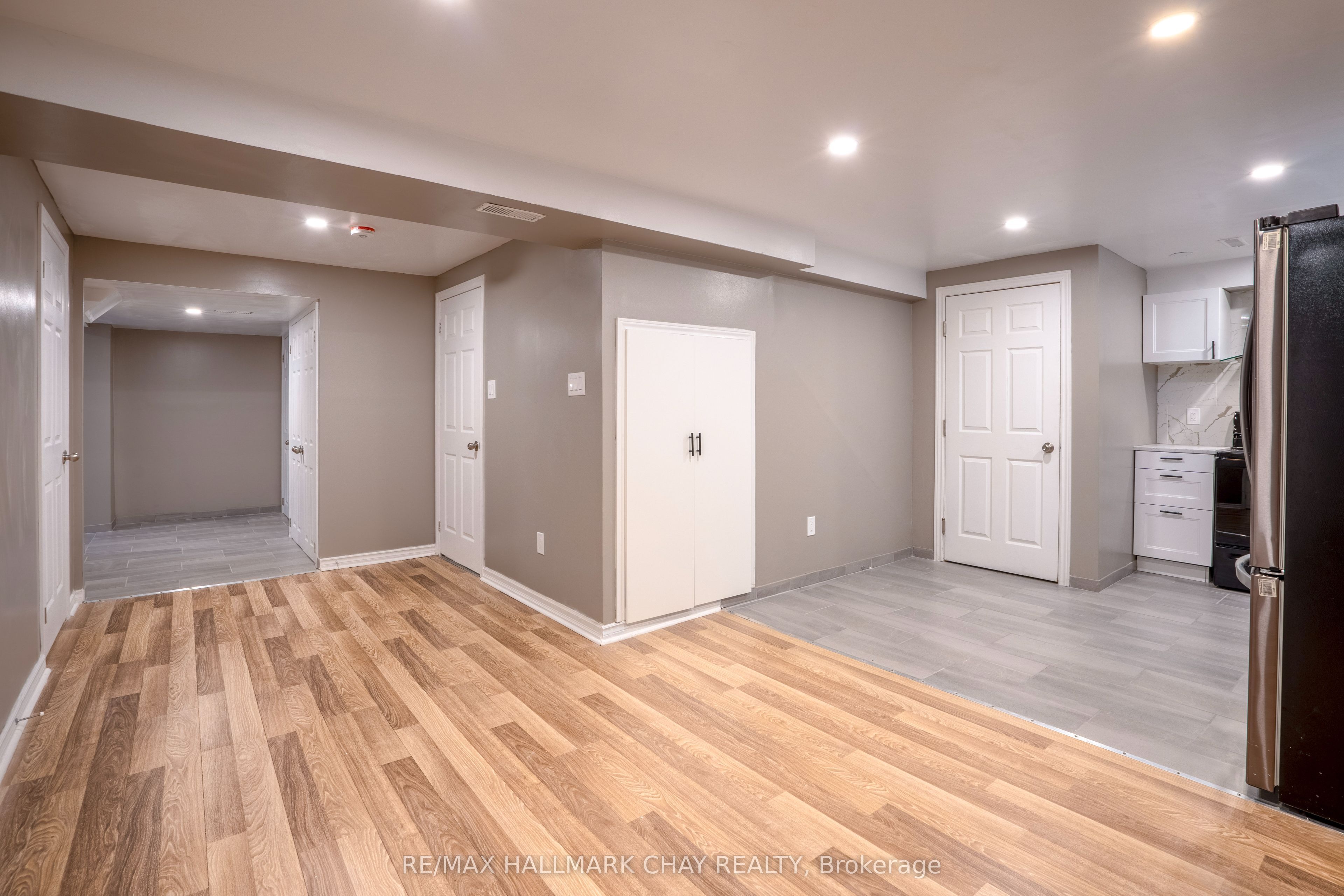 Unit Basement - 61 Neelands Street, Barrie 5