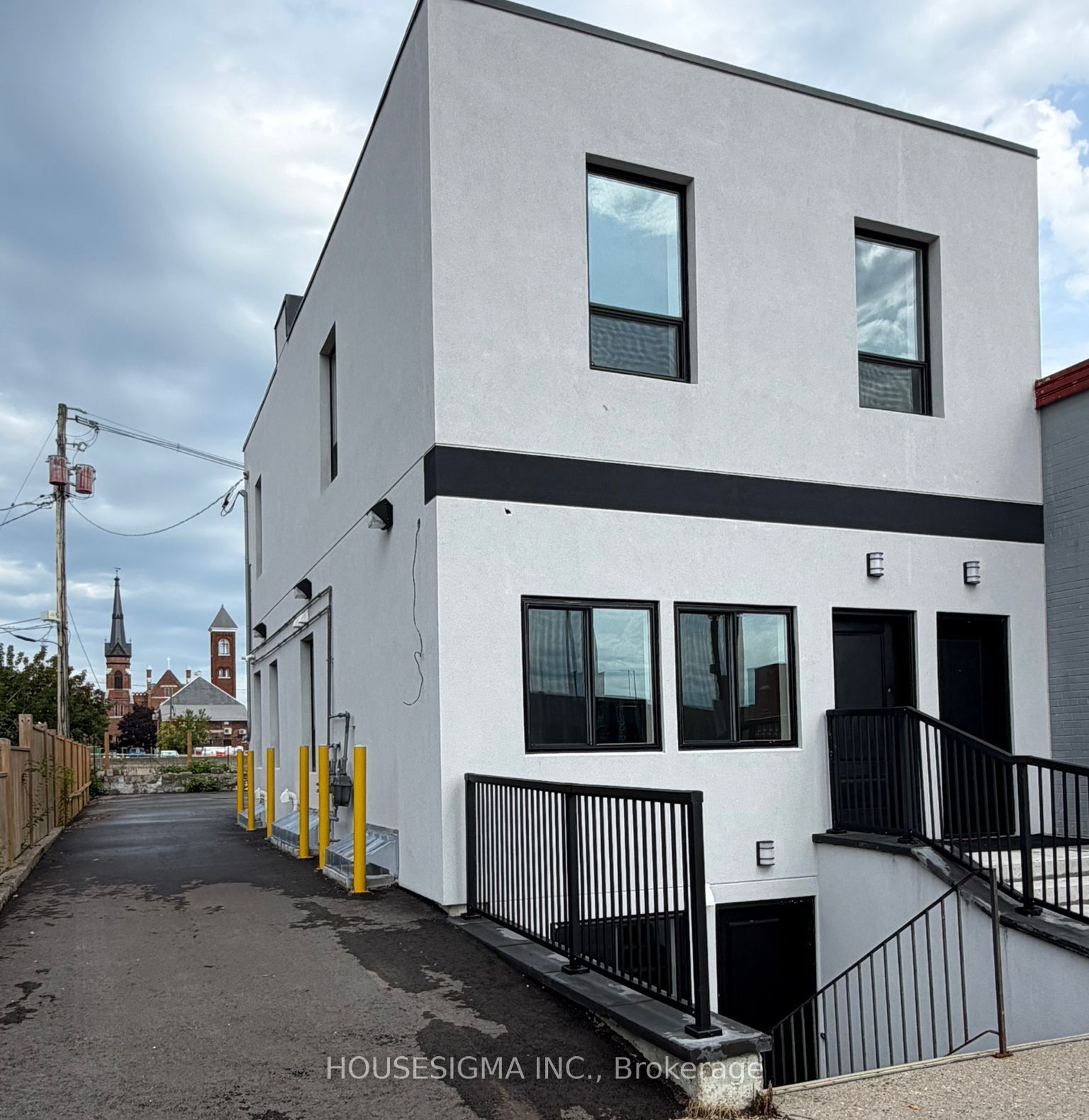 Unit Lower Level Unit - 28 West Street N, Orillia 2