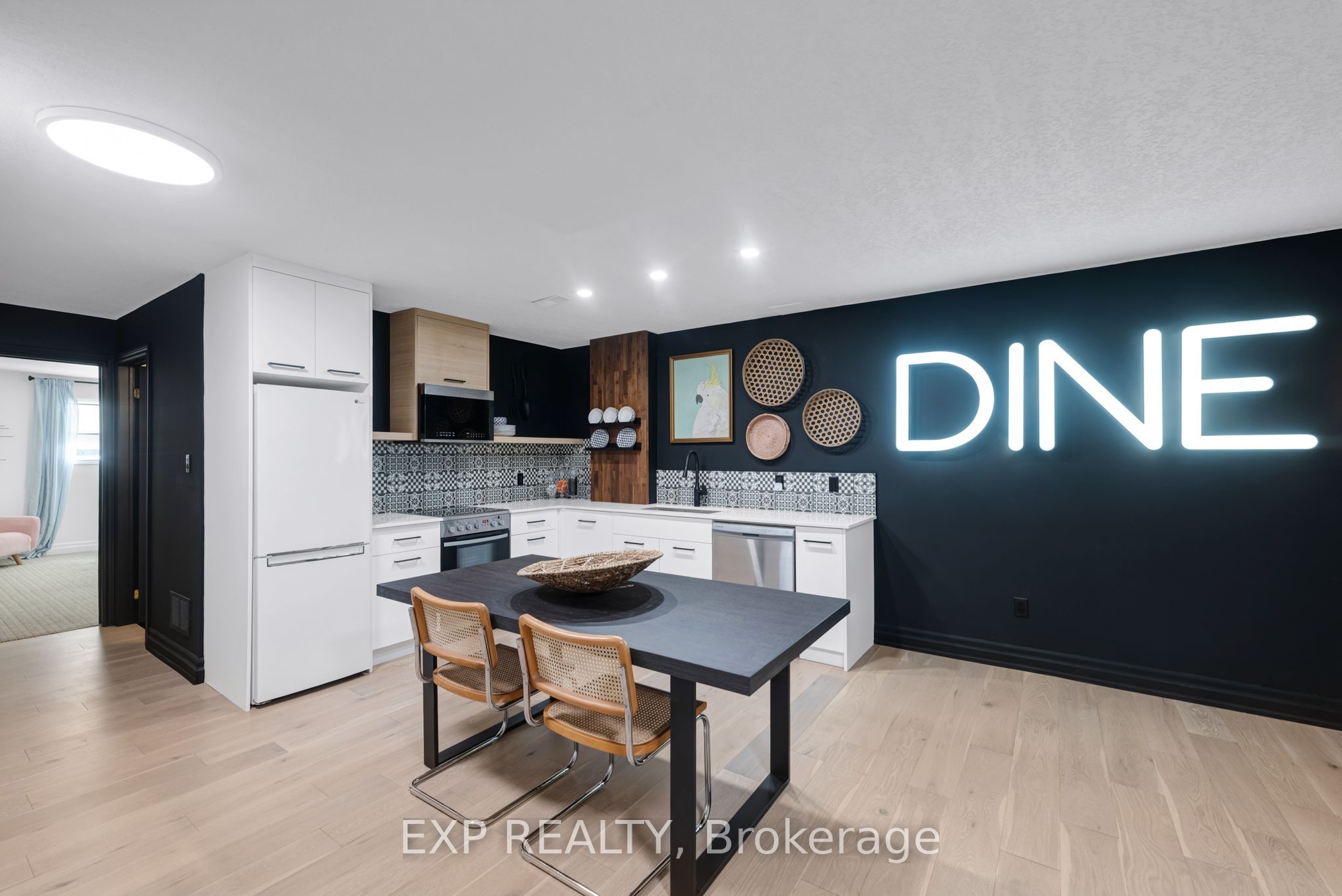 Unit Lower - 256 Old Mosley Street, Wasaga Beach 2