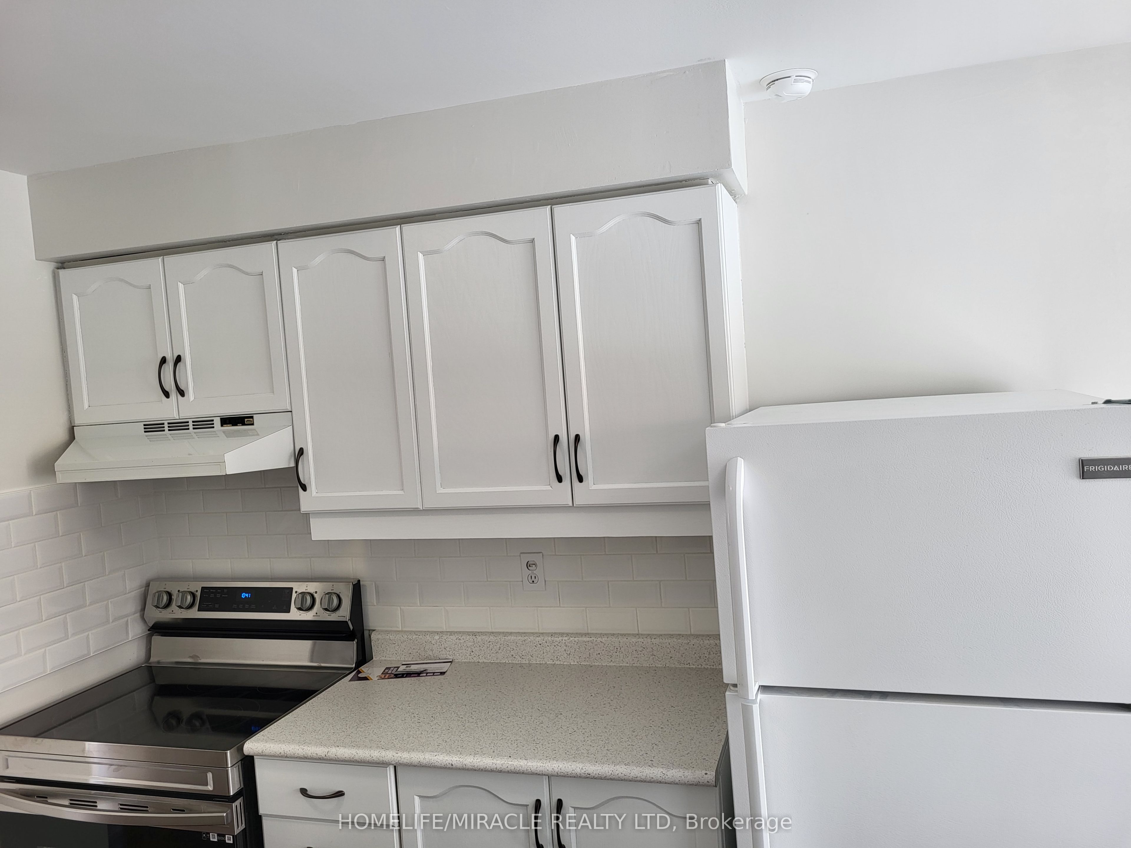 26 Brushwood Crescent, Barrie 5