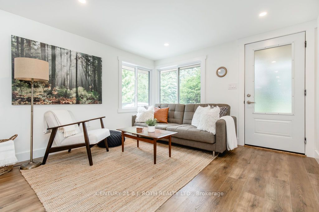 12 Domar Road, Tiny 3