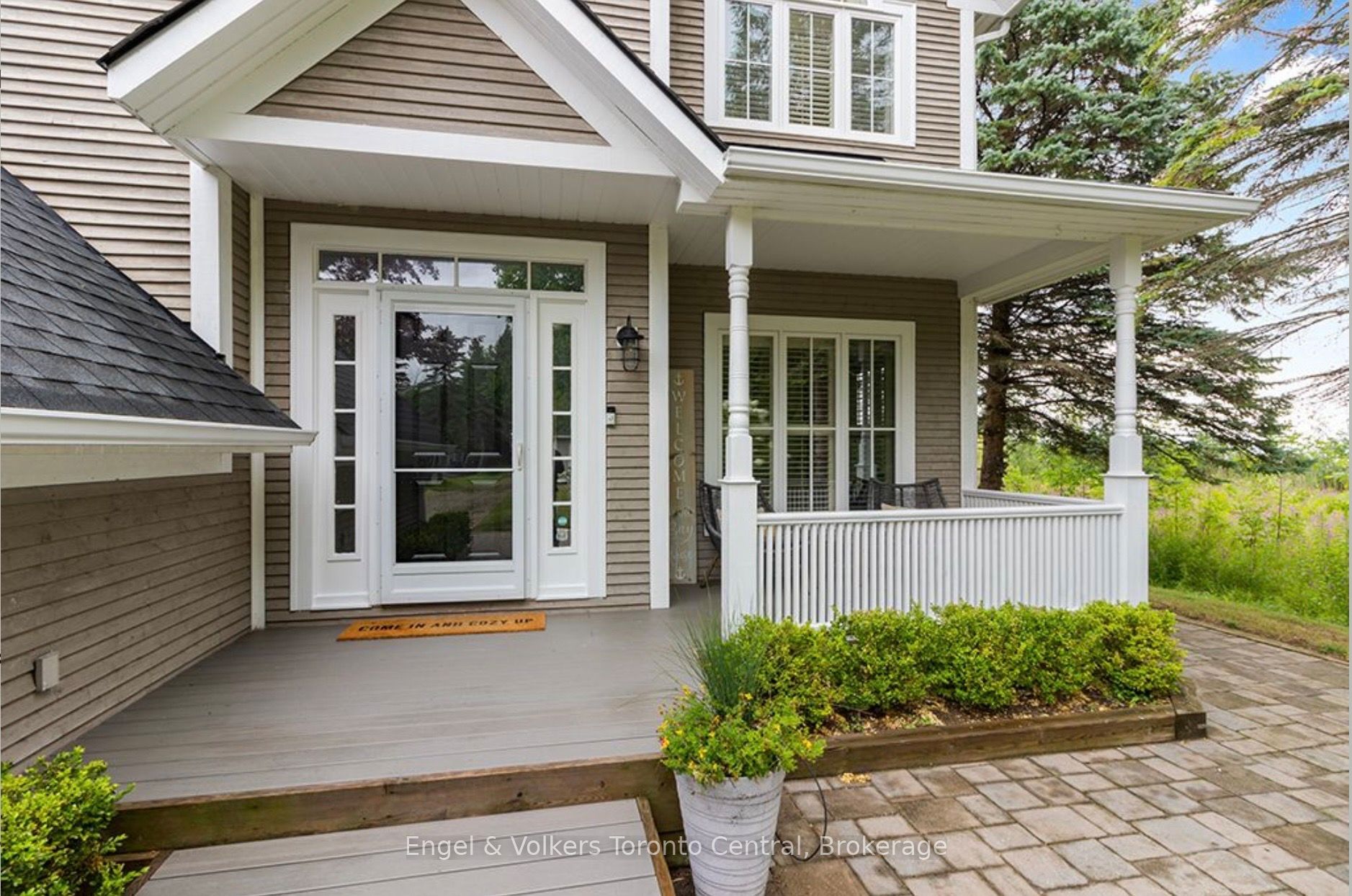 63 Georgian Manor Drive, Collingwood 4