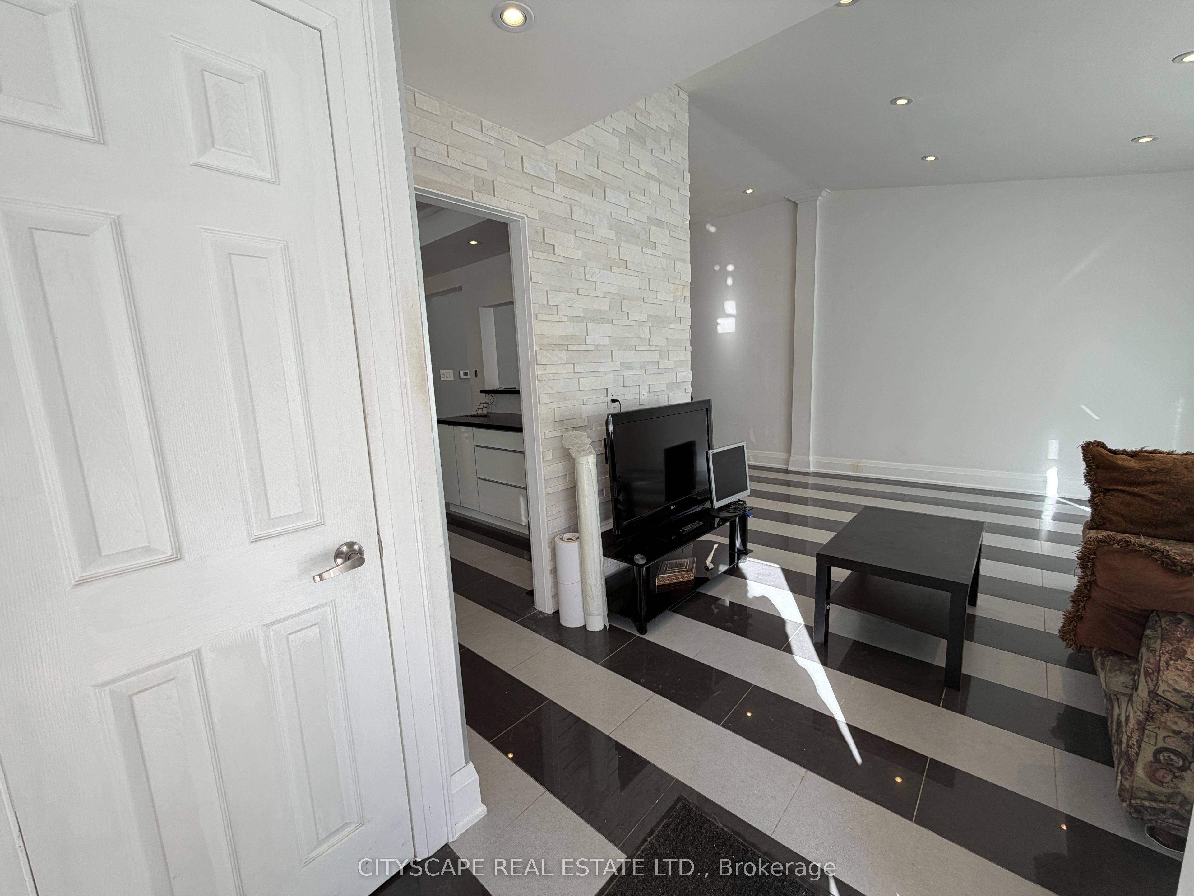 Unit Upper - 135 Bonham Boulevard, Mississauga 5