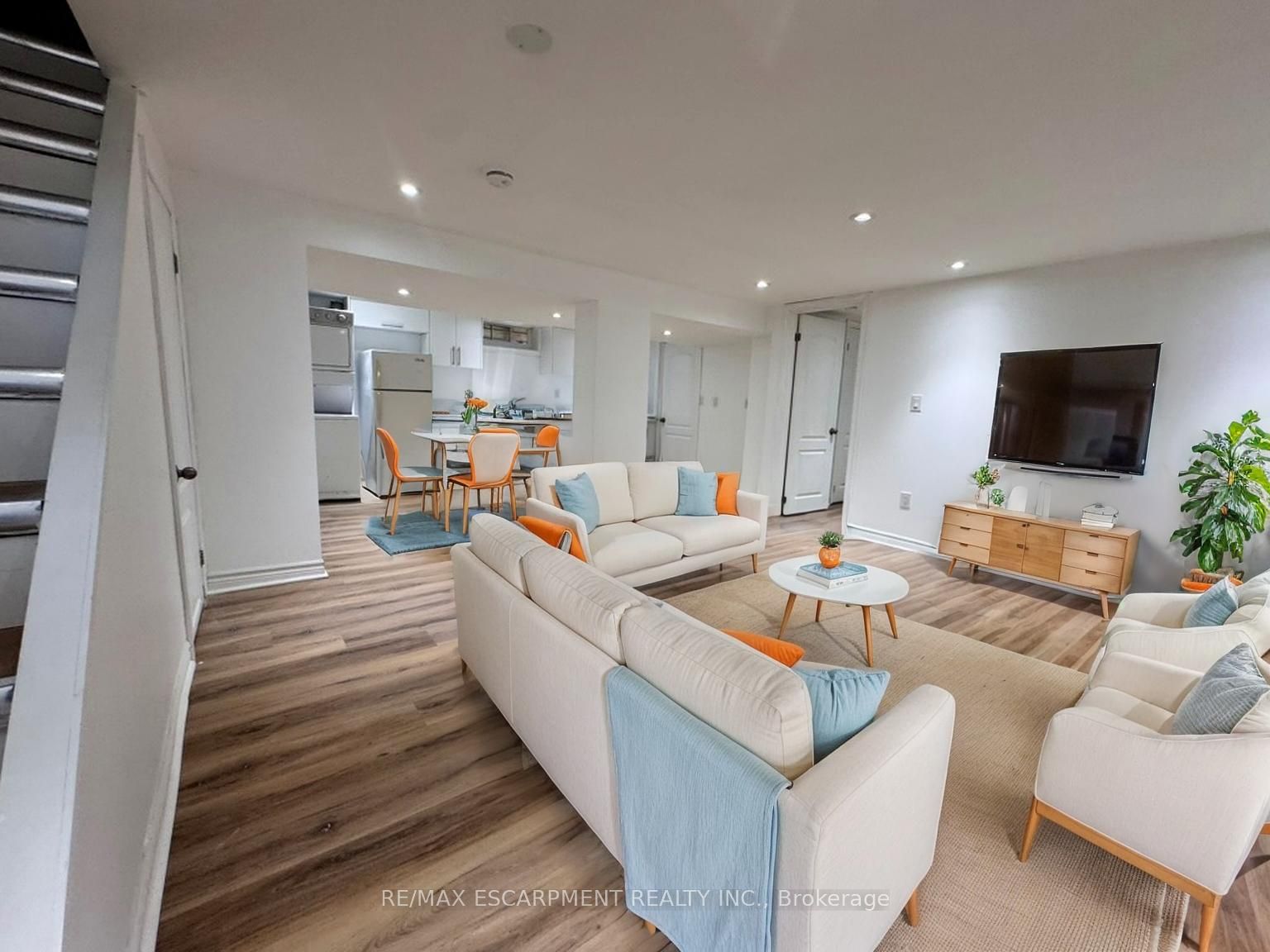 Unit Lower Unit - 46 Plains Road E, Burlington 5