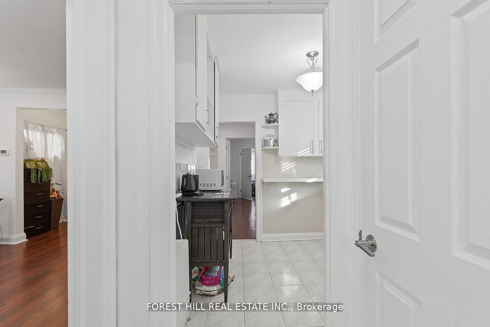 55 Hartley Avenue, Toronto 5