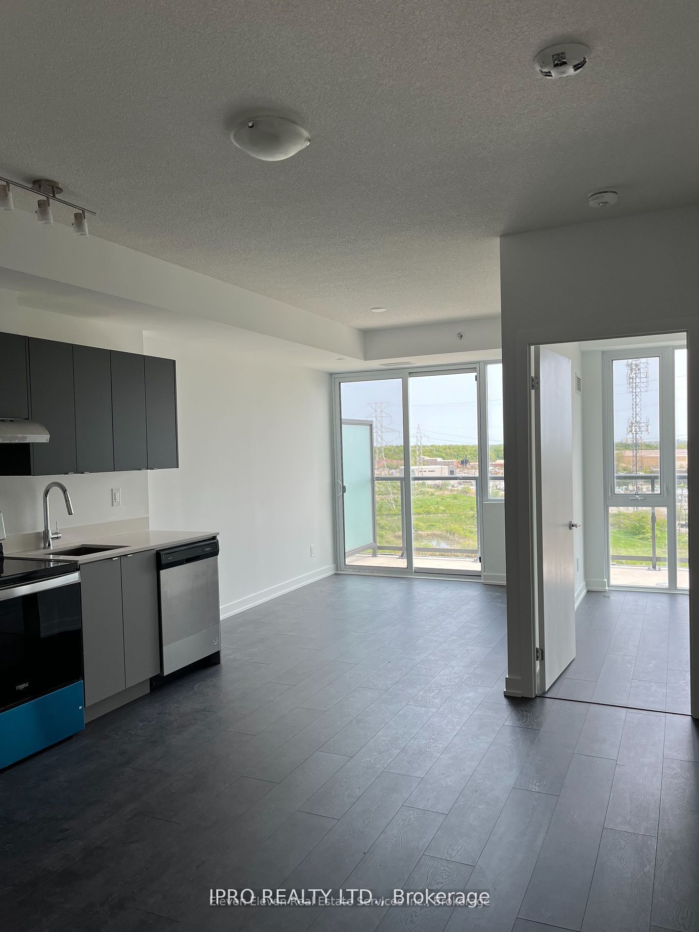 Unit B1009 - 3200 Dakota Common, Burlington 4
