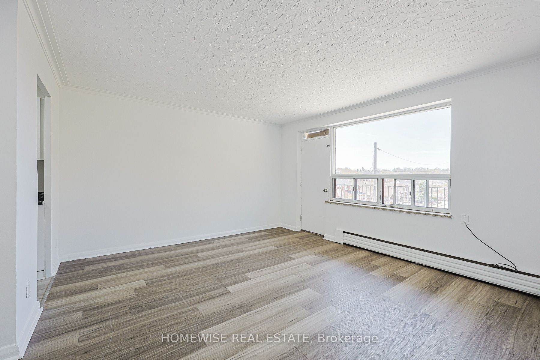 Unit 202 - 2204 Dufferin Street, Toronto 3