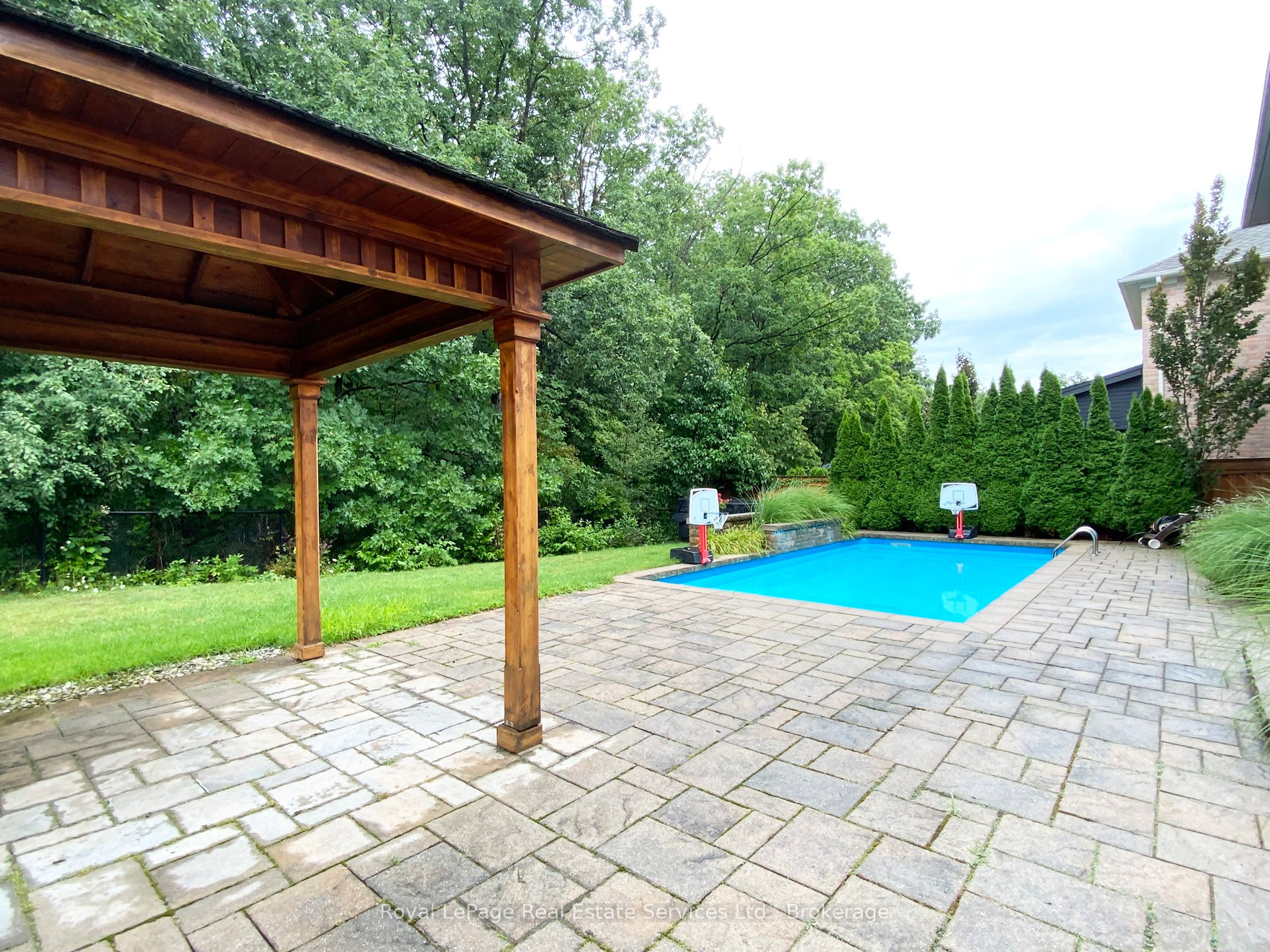 3385 Liptay Avenue, Oakville 5