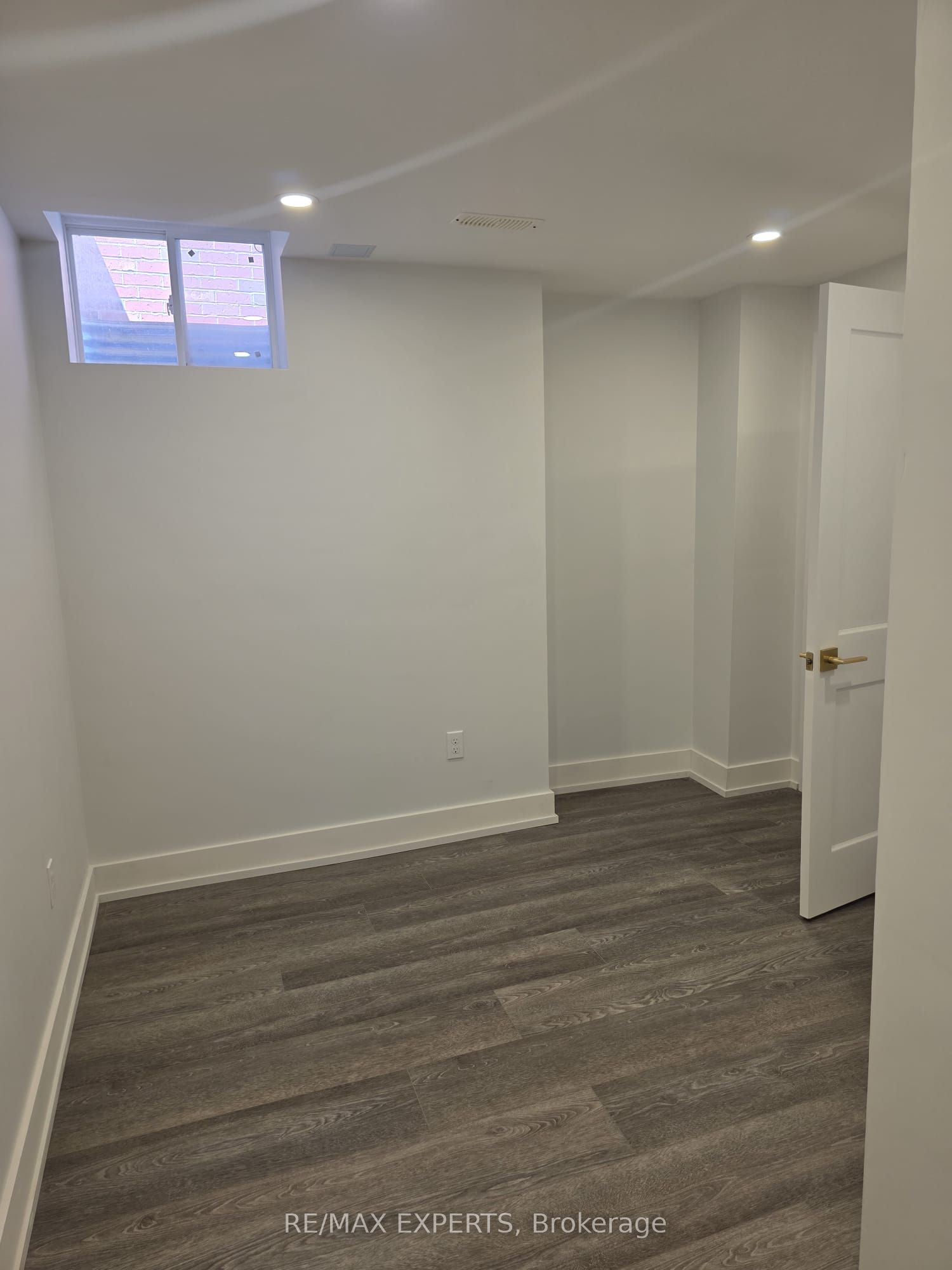 Unit Bsmt - 3 Appleaire Crescent, Brampton 5